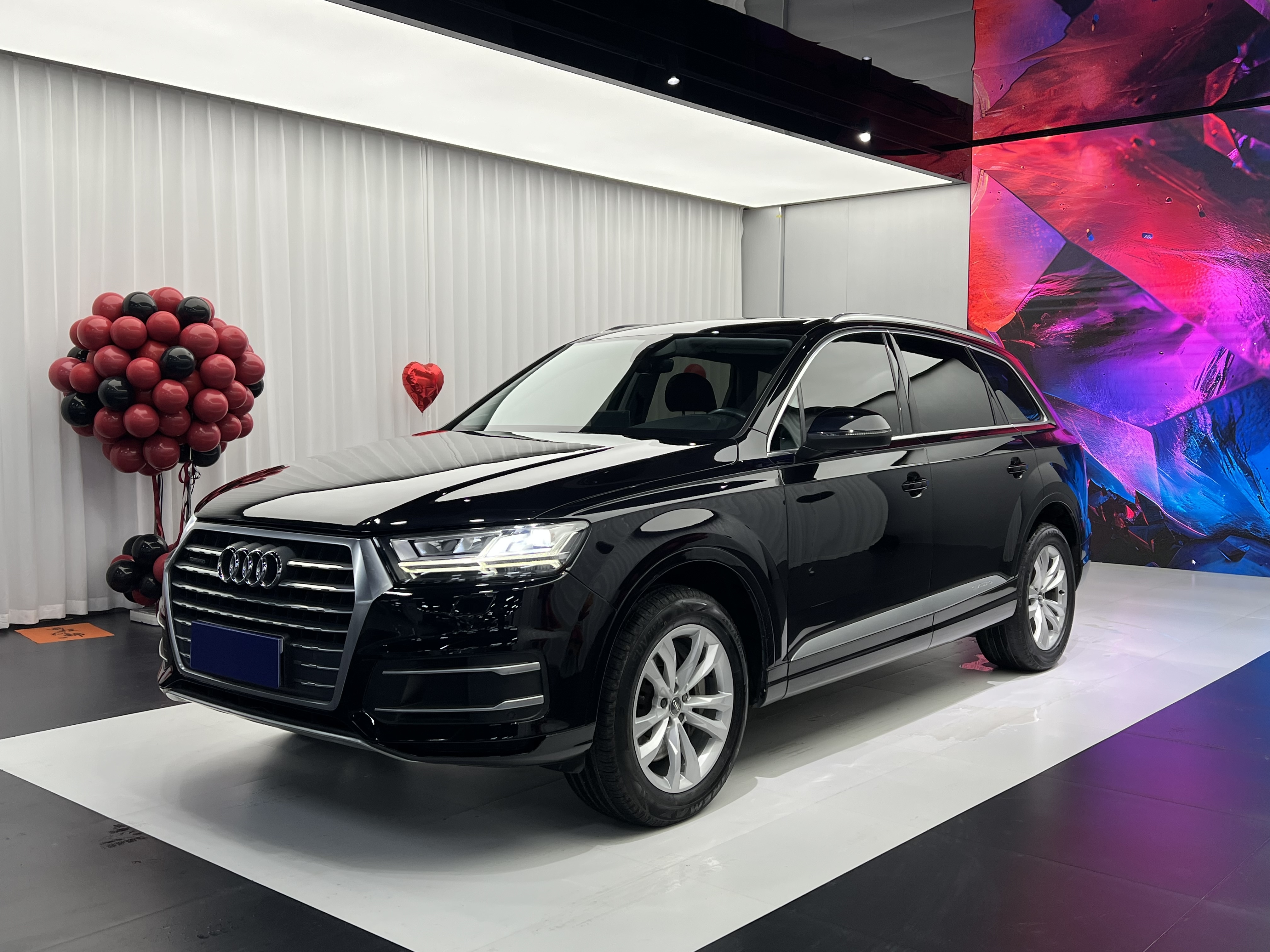 Audi Q7 2018 car image 