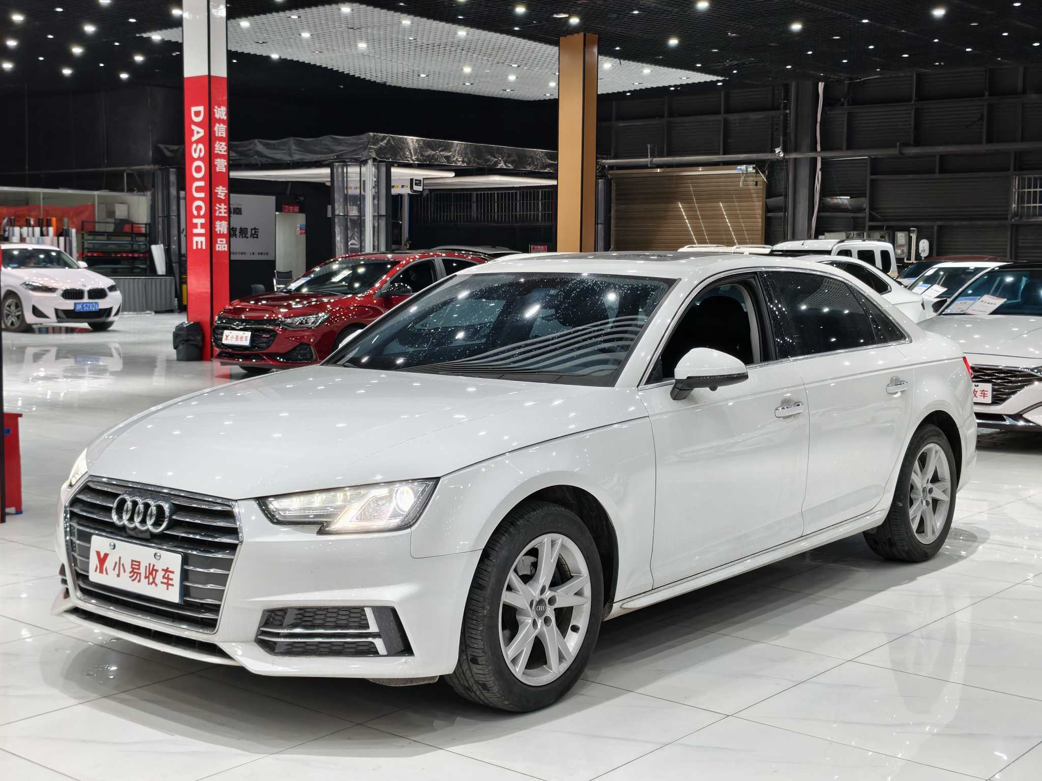 Audi A4L 2019 car image 