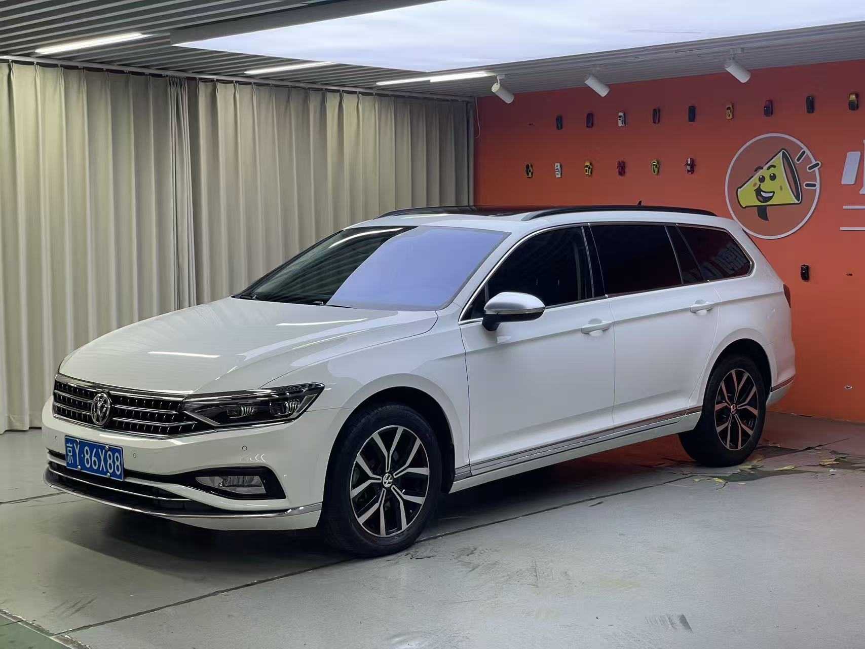Volkswagen Passat Variant 2020 Volkswagen Passat Variant 2020 immagine di auto