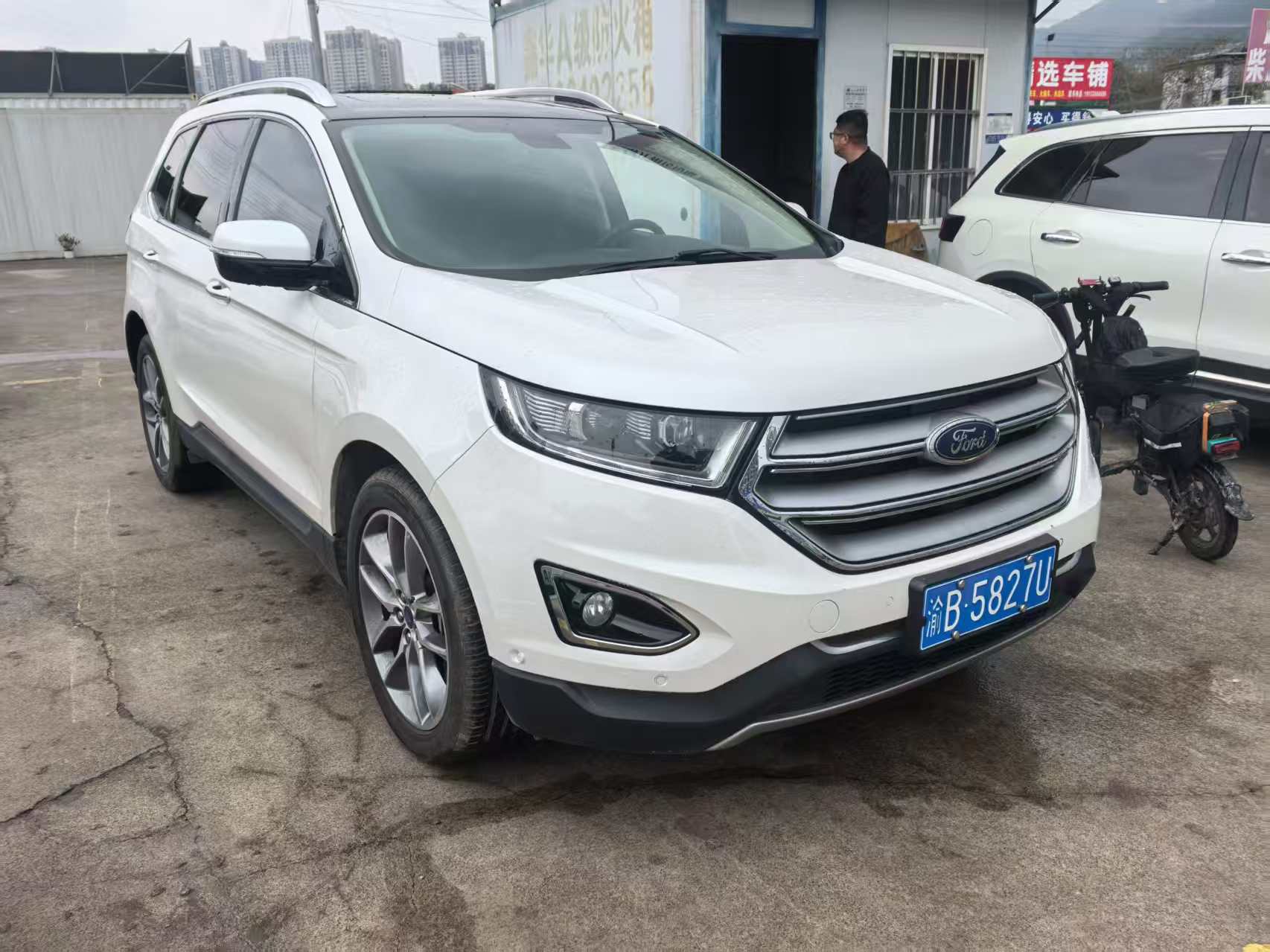 Ford Edge 2019 immagine di auto 