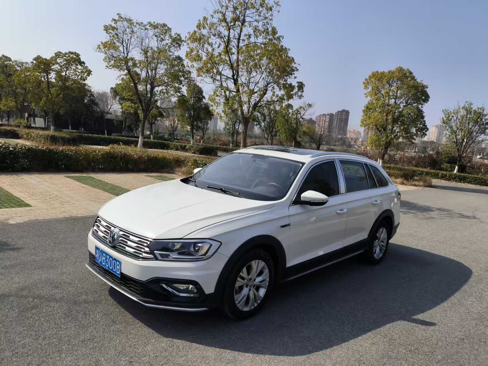 Volkswagen C-Trek 2018 Volkswagen C-Trek 2018 immagine di auto