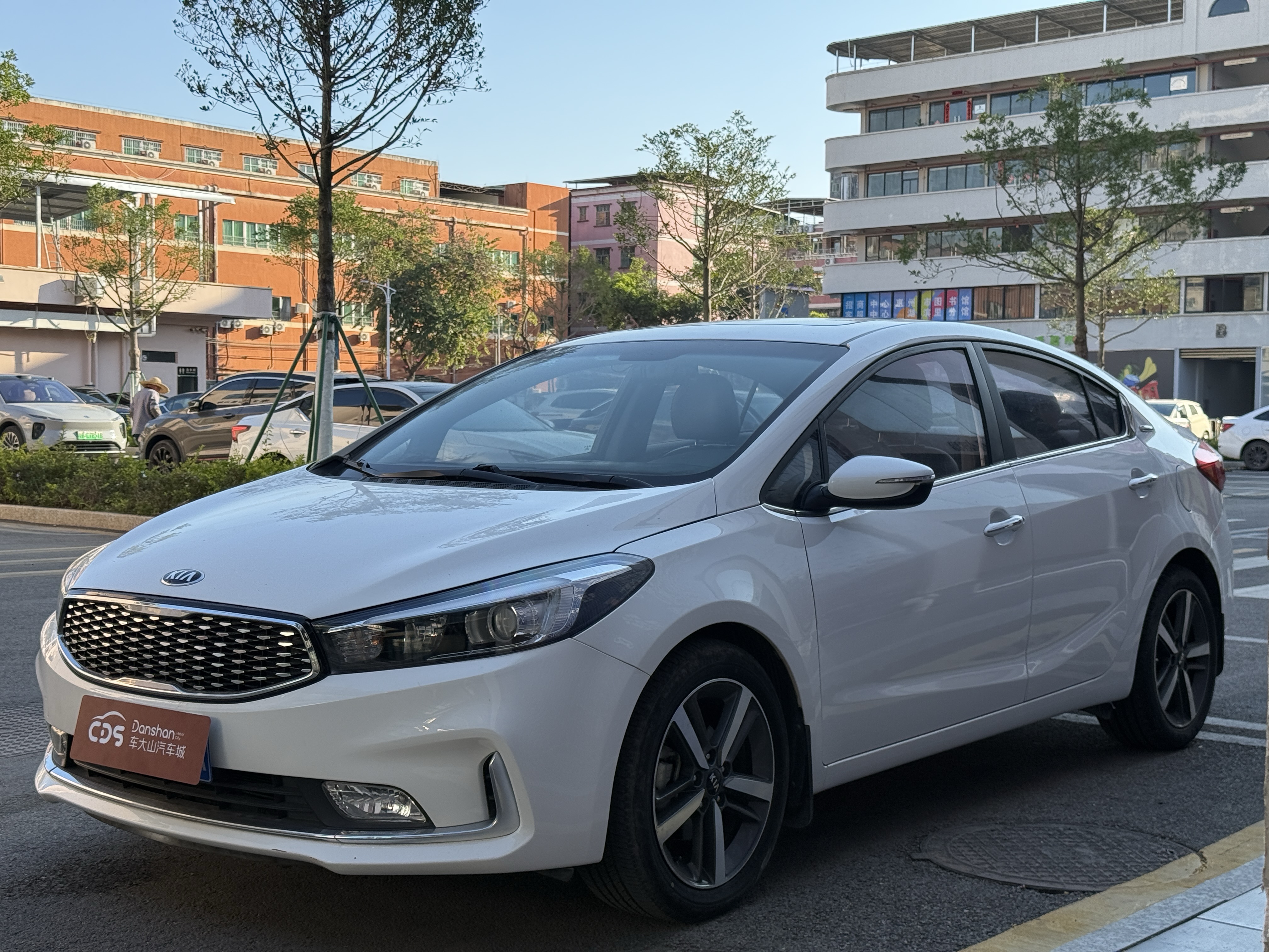 Kia K3 2017 car image 