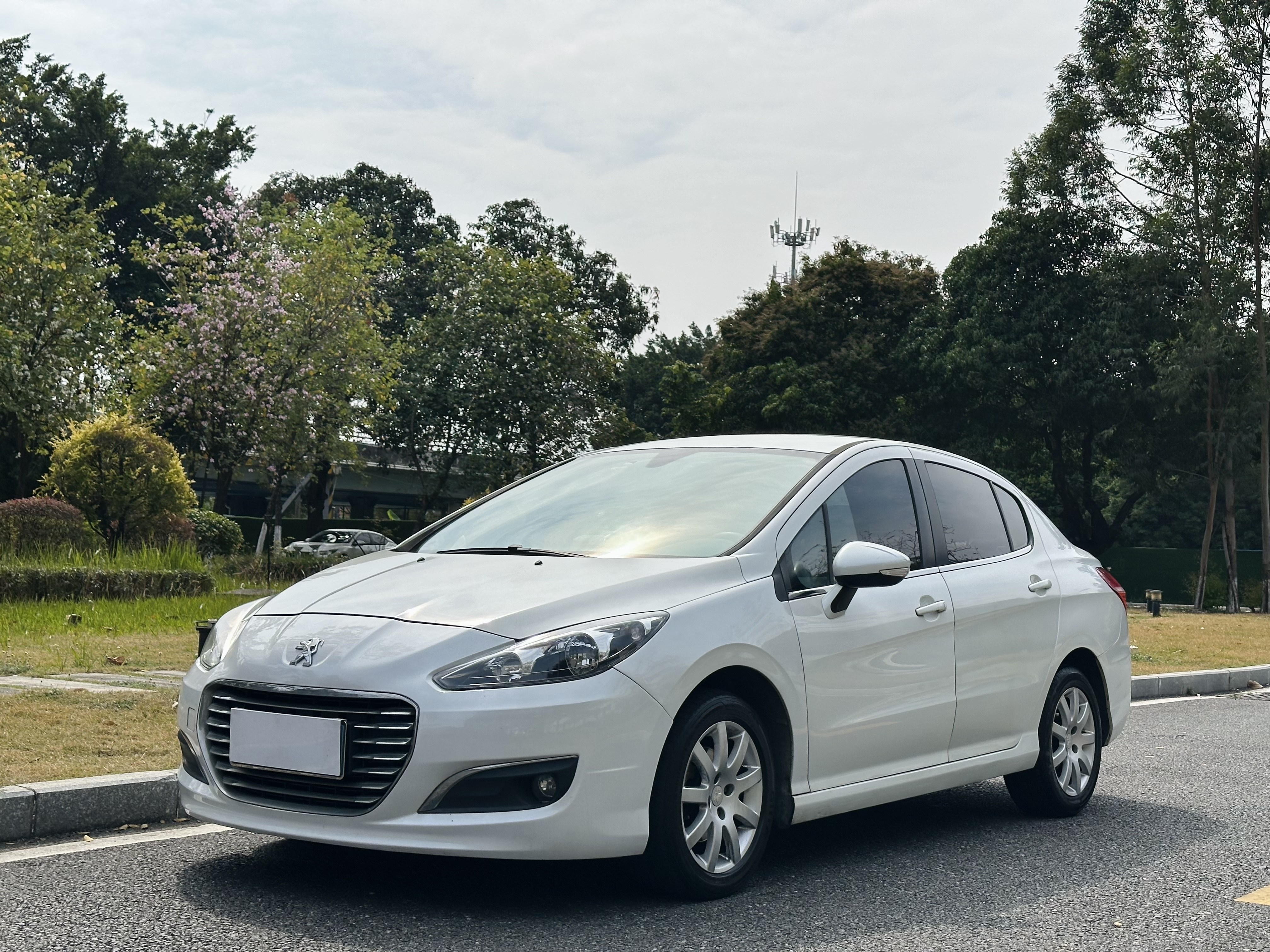 Peugeot 308 2015 汽车图片 