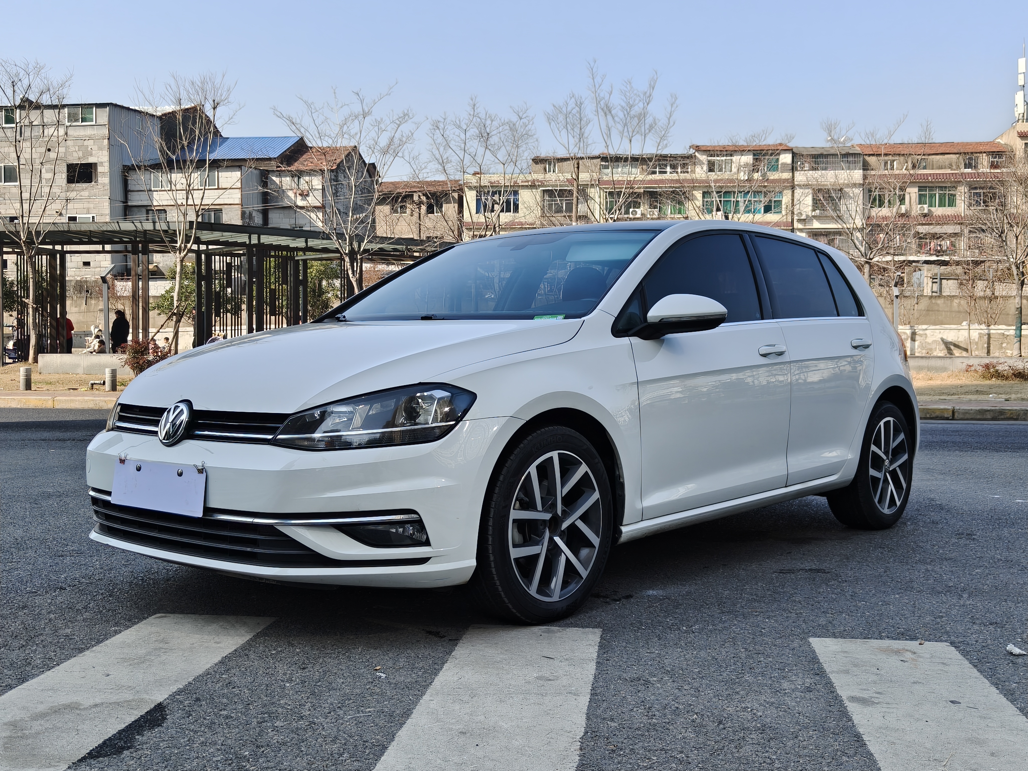 Volkswagen Golf 2018 car image 