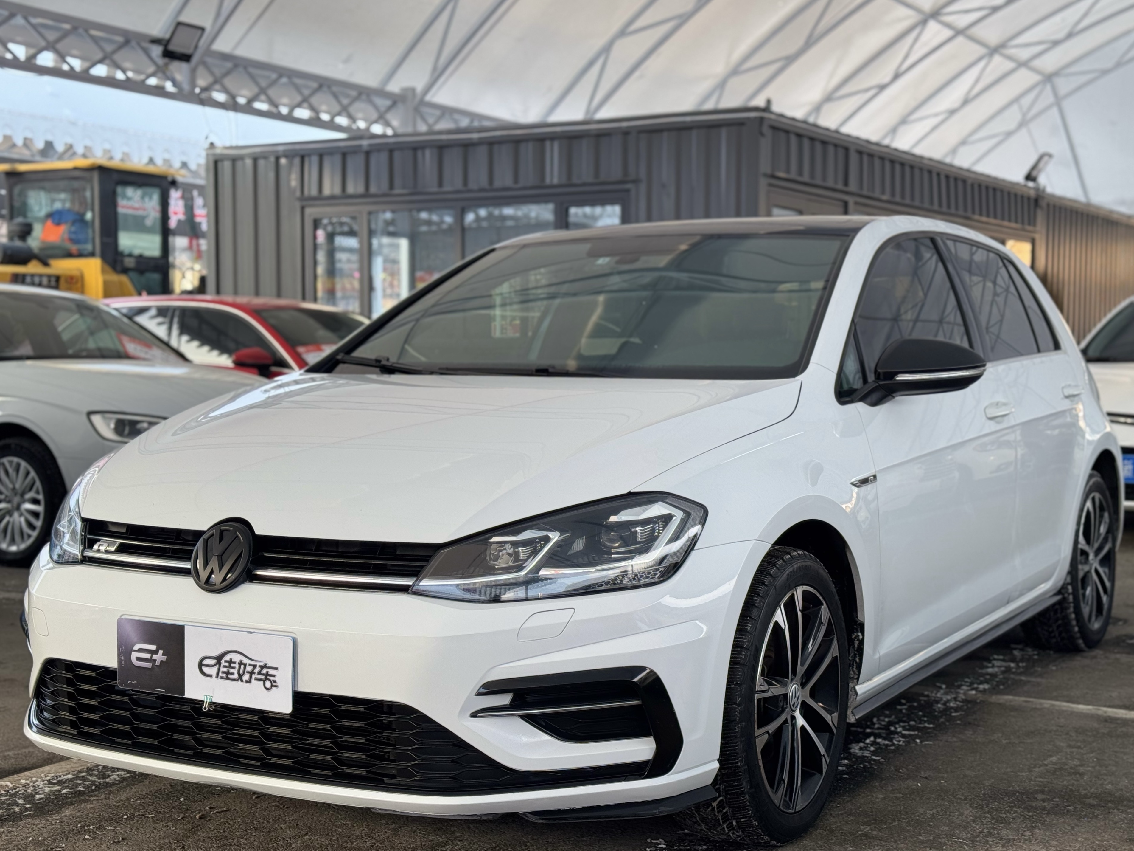 Volkswagen Golf 2018 car image 
