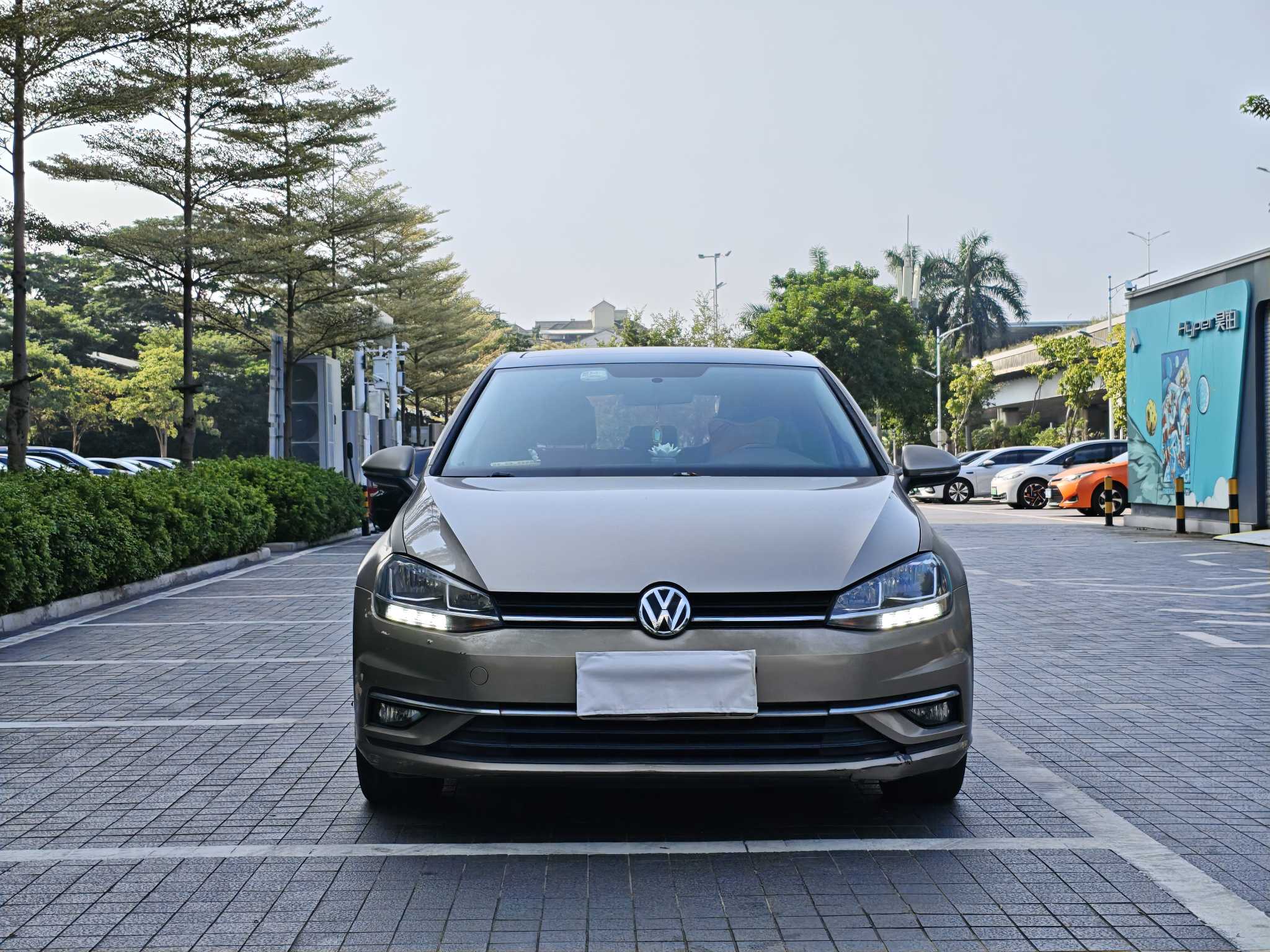 Volkswagen Golf 2018 car image 