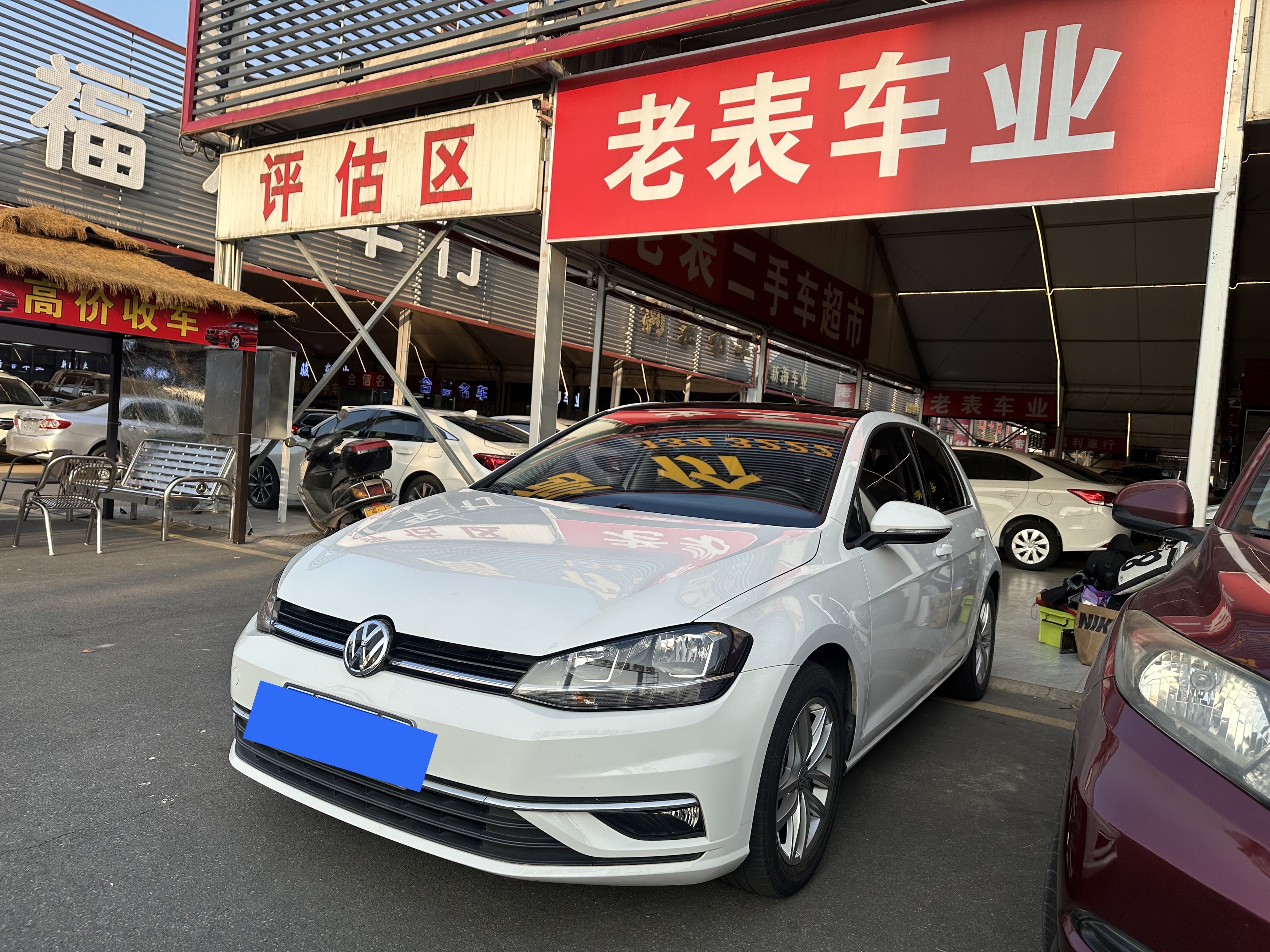 Volkswagen Golf 2019 car image 
