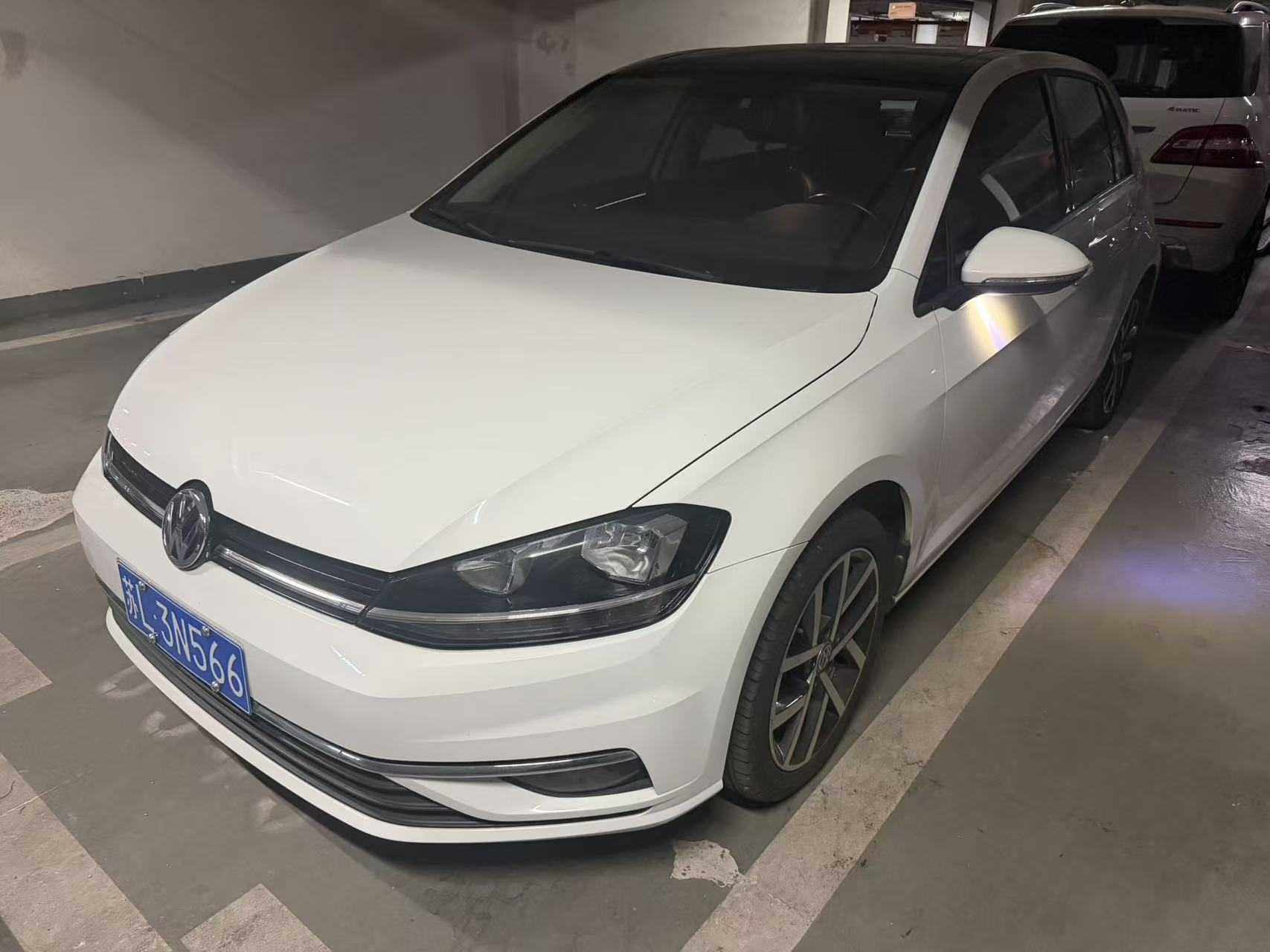 Volkswagen Golf 2018 immagine di auto 