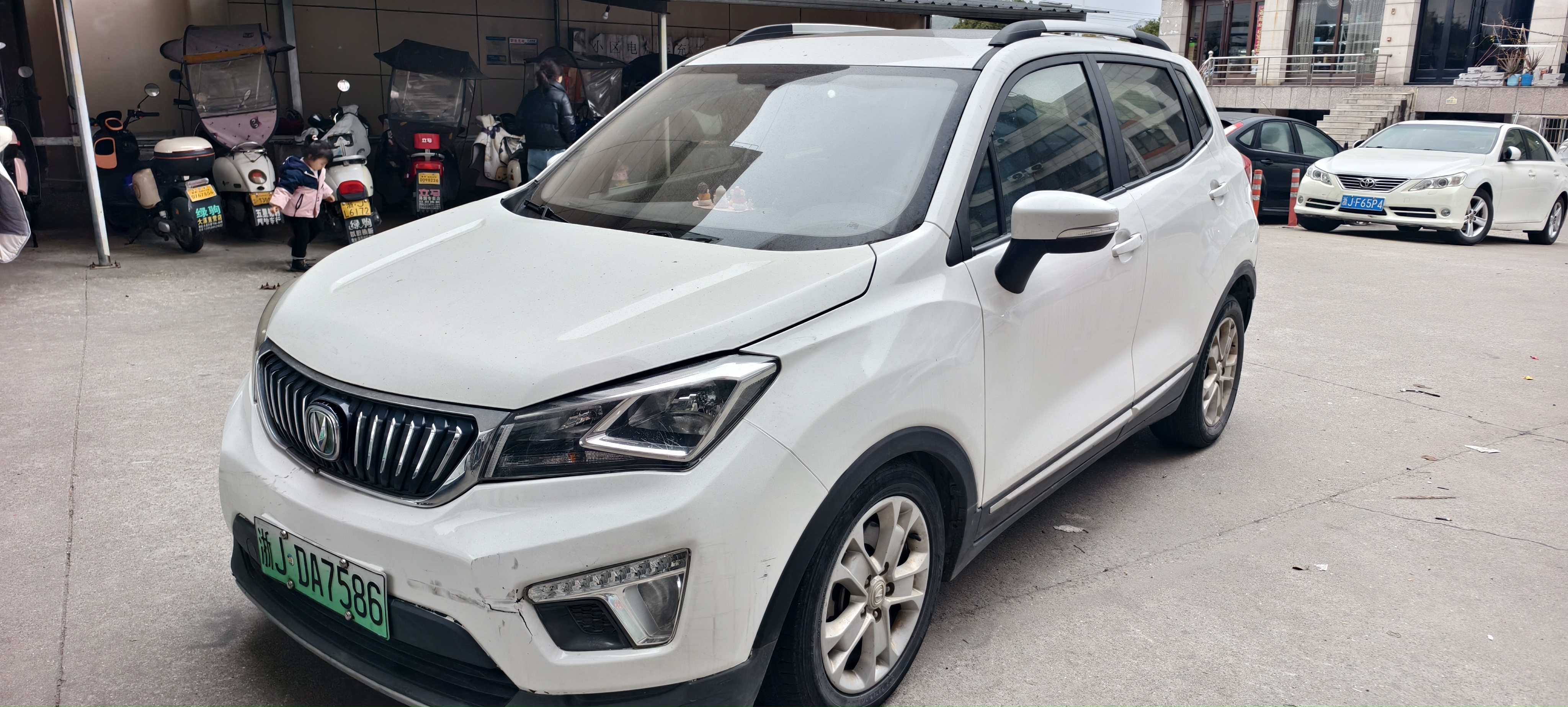 Changan CS15 EV 2018 car image 