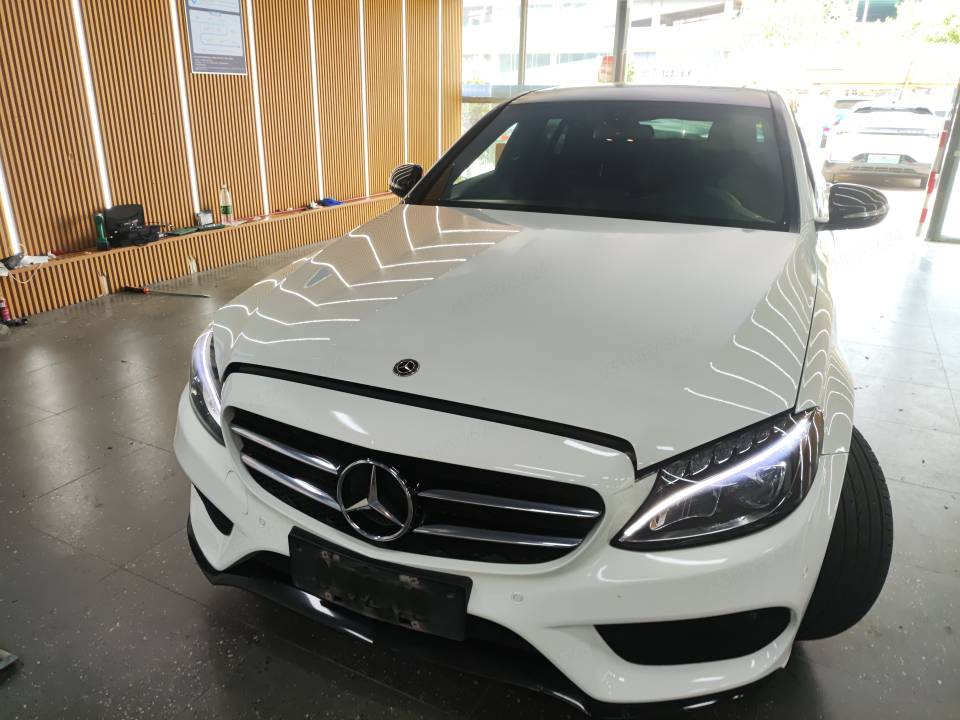 Mercedes-Benz C Class 2018 car image 