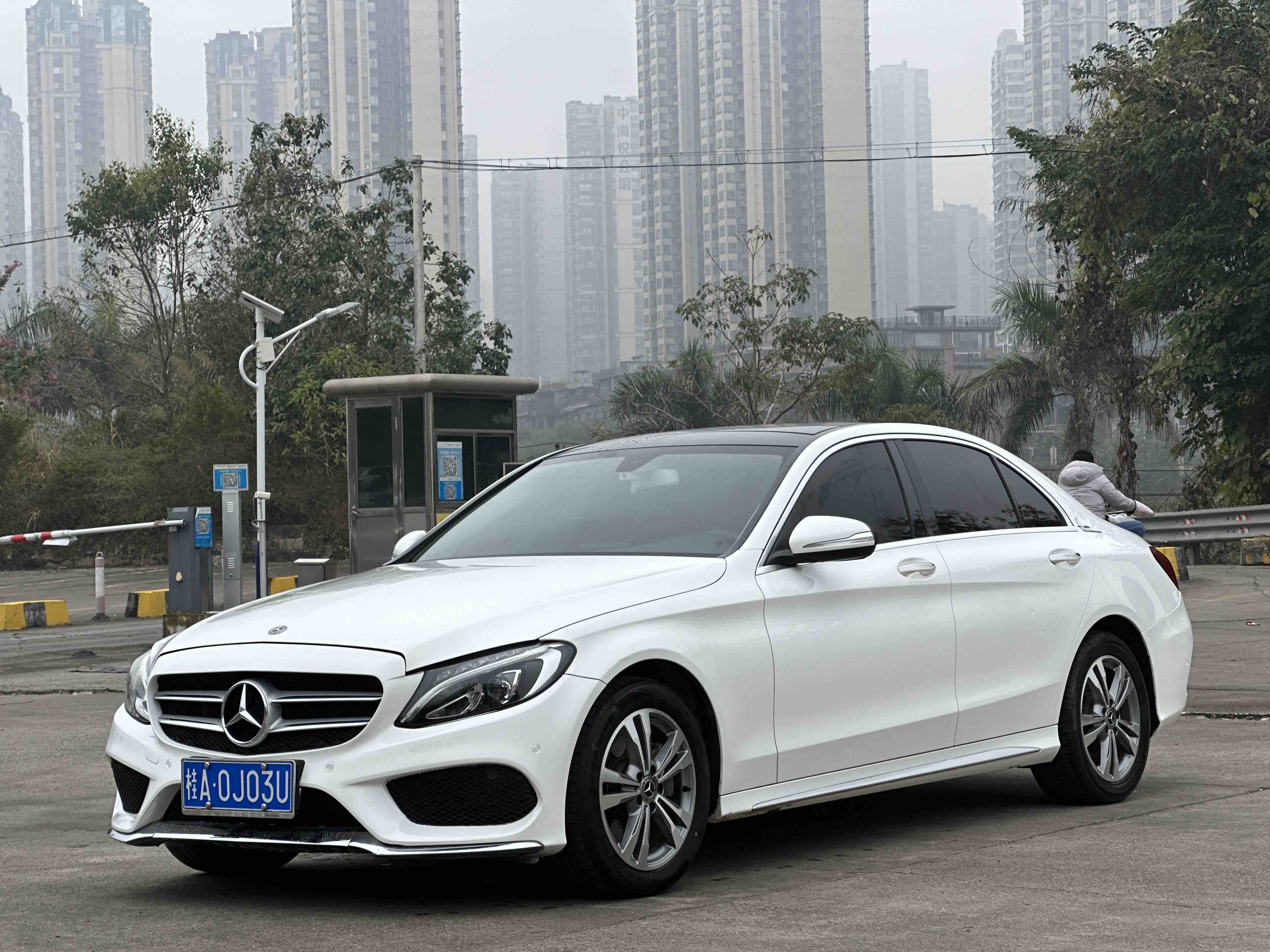 Mercedes-Benz C Class 2018 car image 