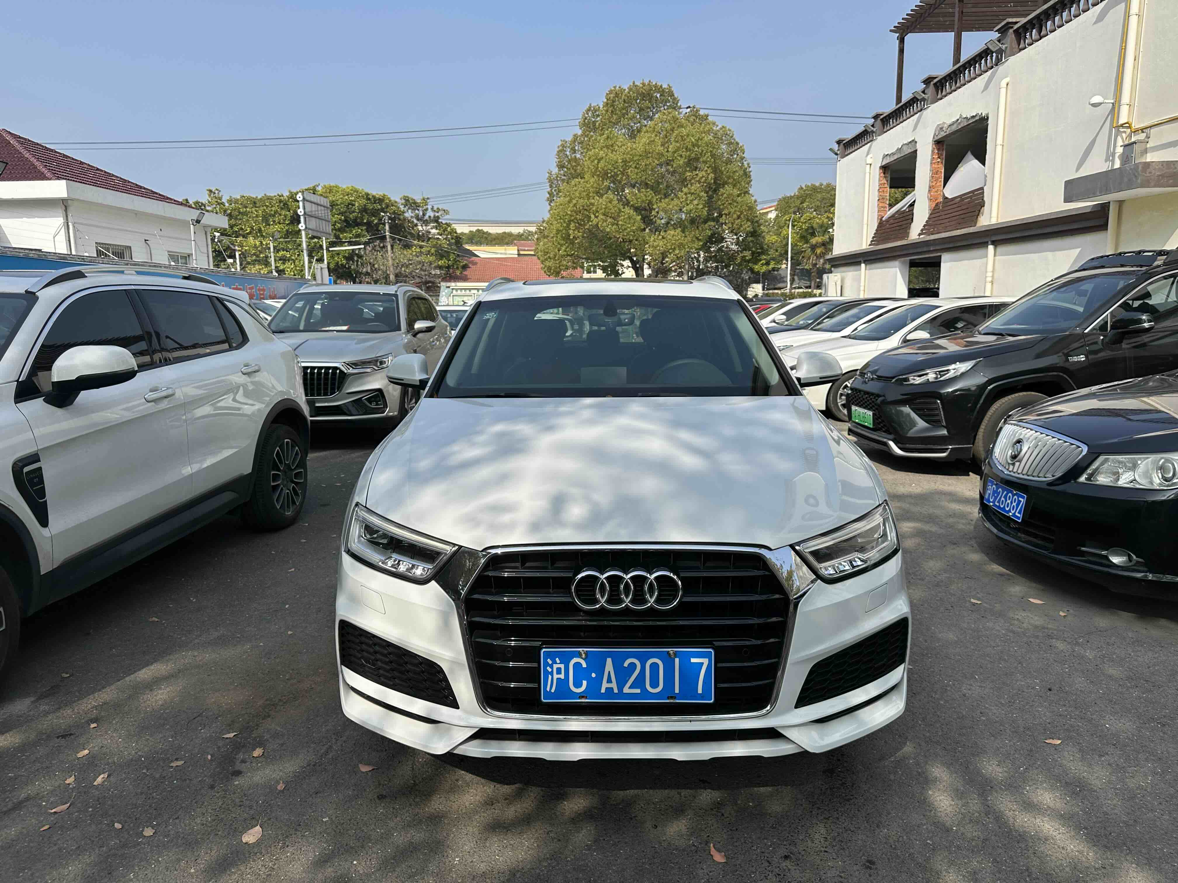 Audi Q3 2019 car image 