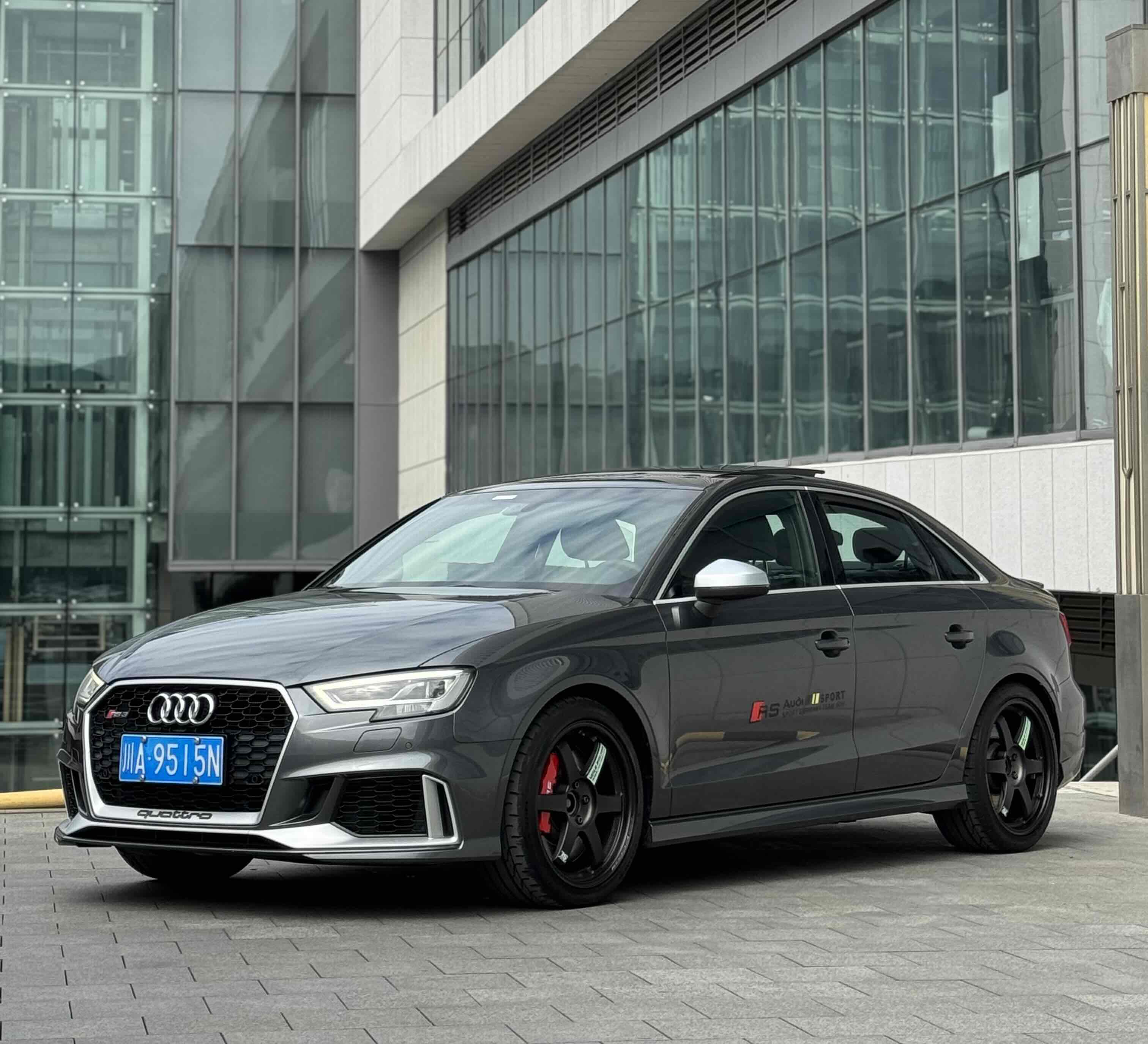 Audi RS 3 2018 car image 