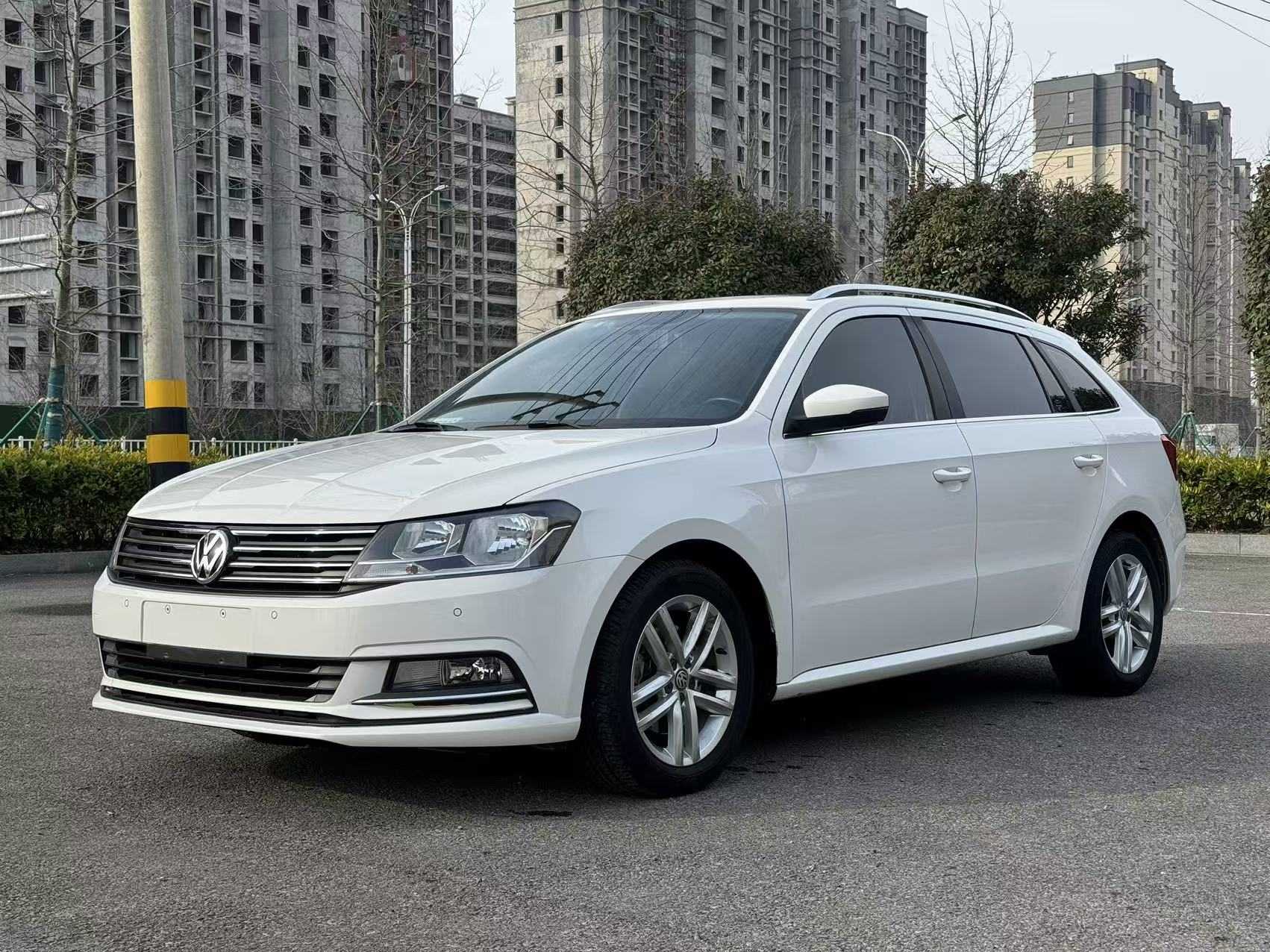 Volkswagen Gran Lavida 2017 immagine di auto 