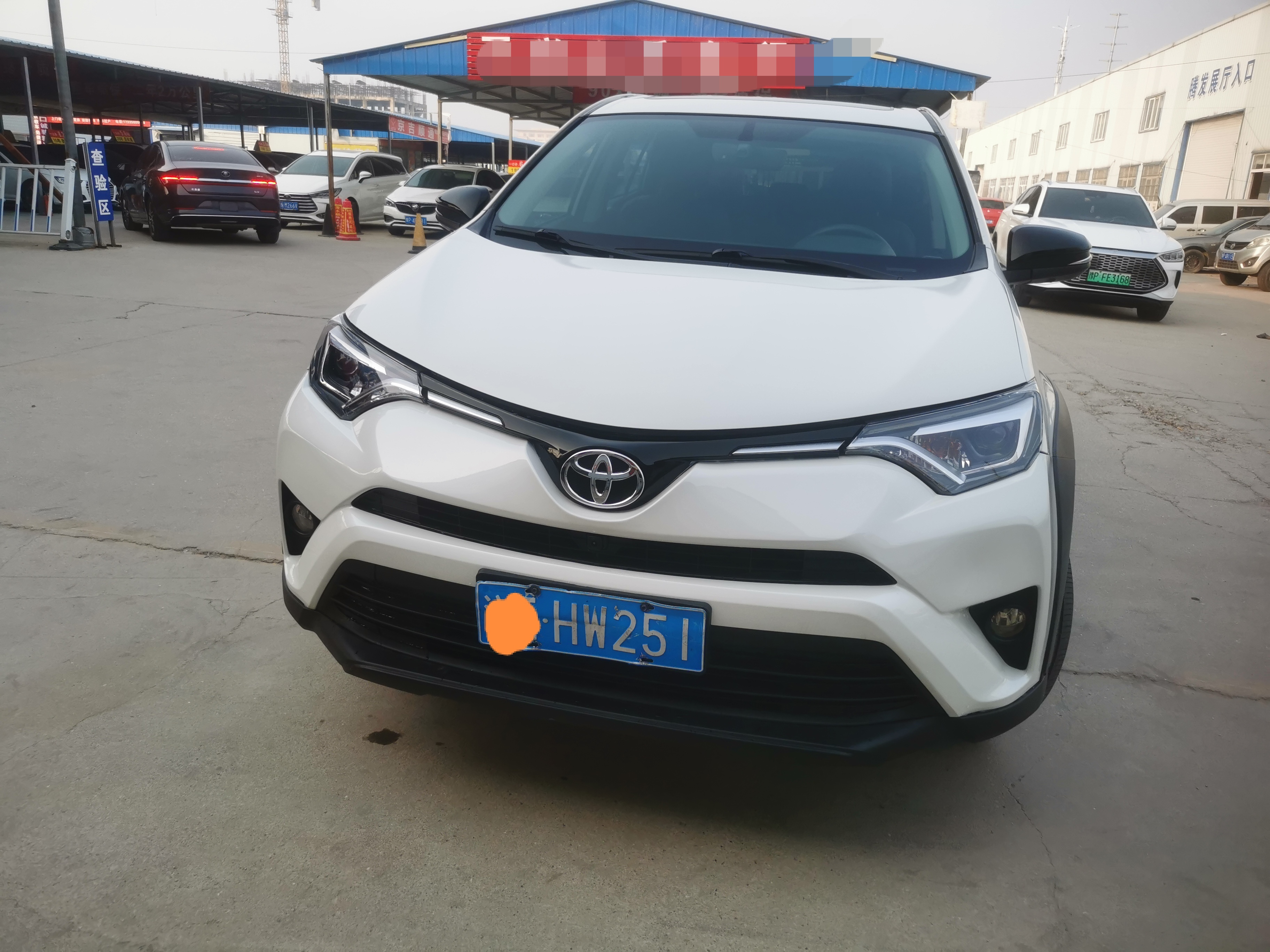 Toyota RAV4 2019 Toyota RAV4 2019 car image