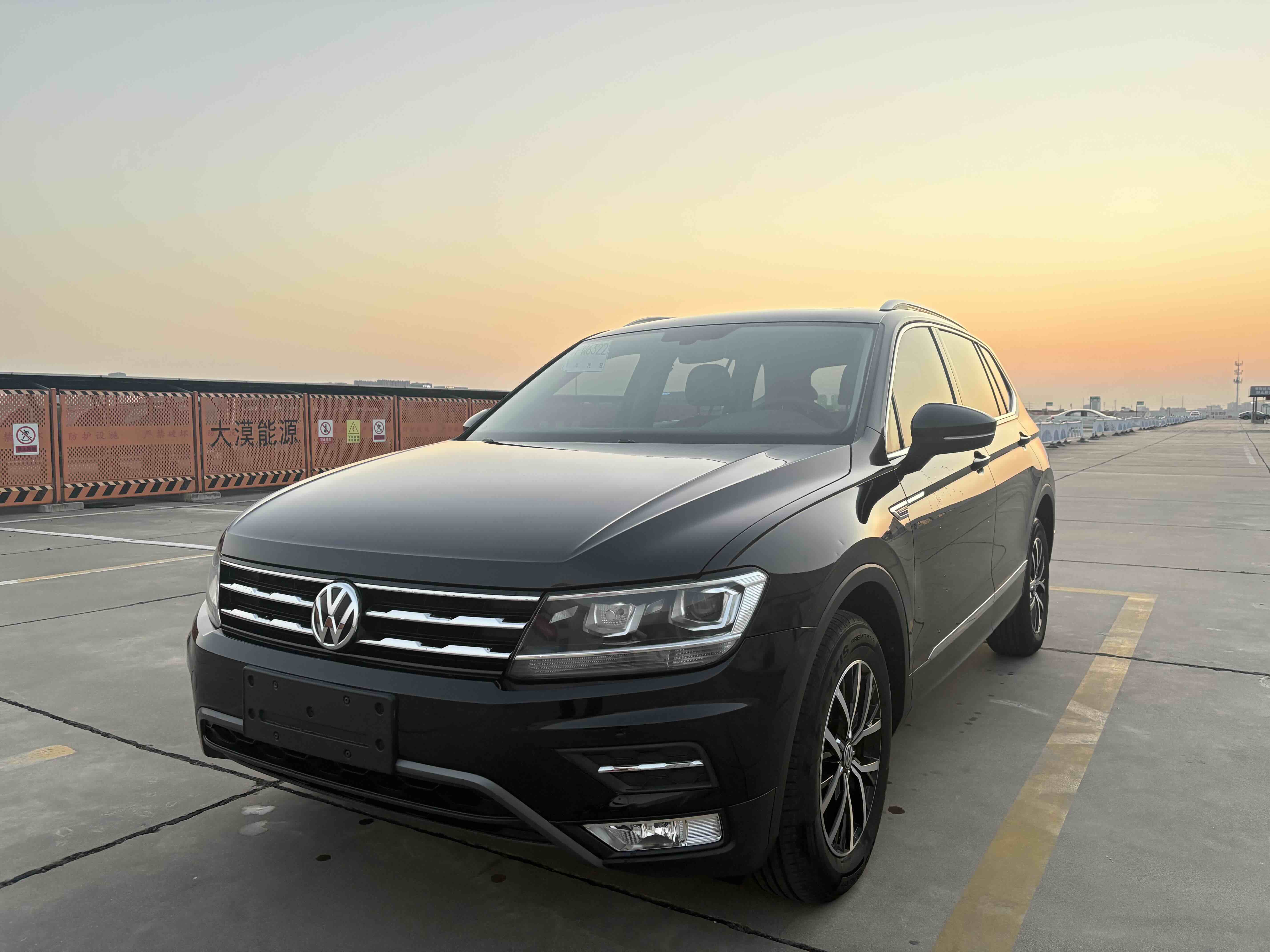 Volkswagen Tiguan L 2018 Volkswagen Tiguan L 2018 car image
