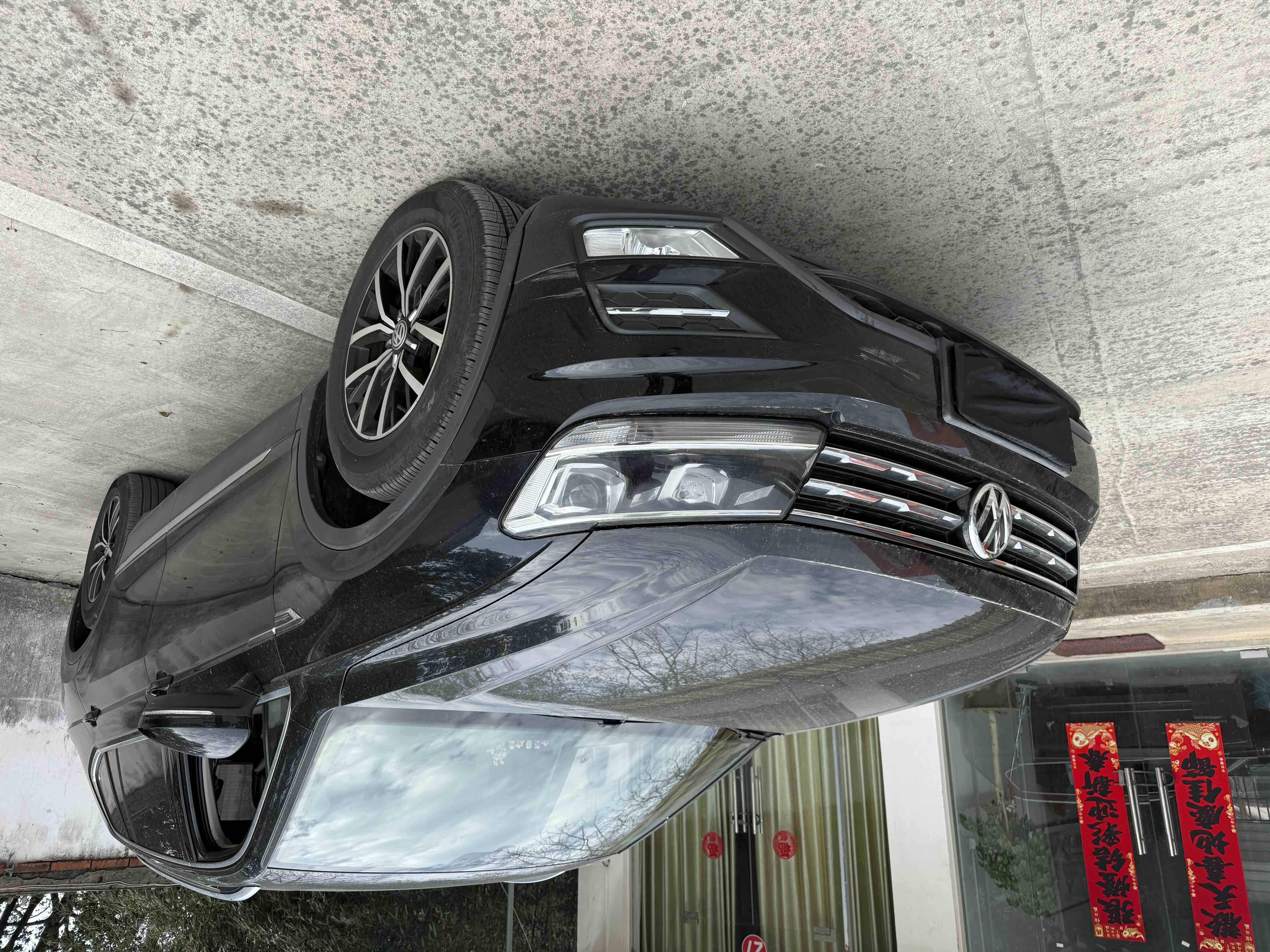 Volkswagen Tiguan L 2018 Volkswagen Tiguan L 2018 car image