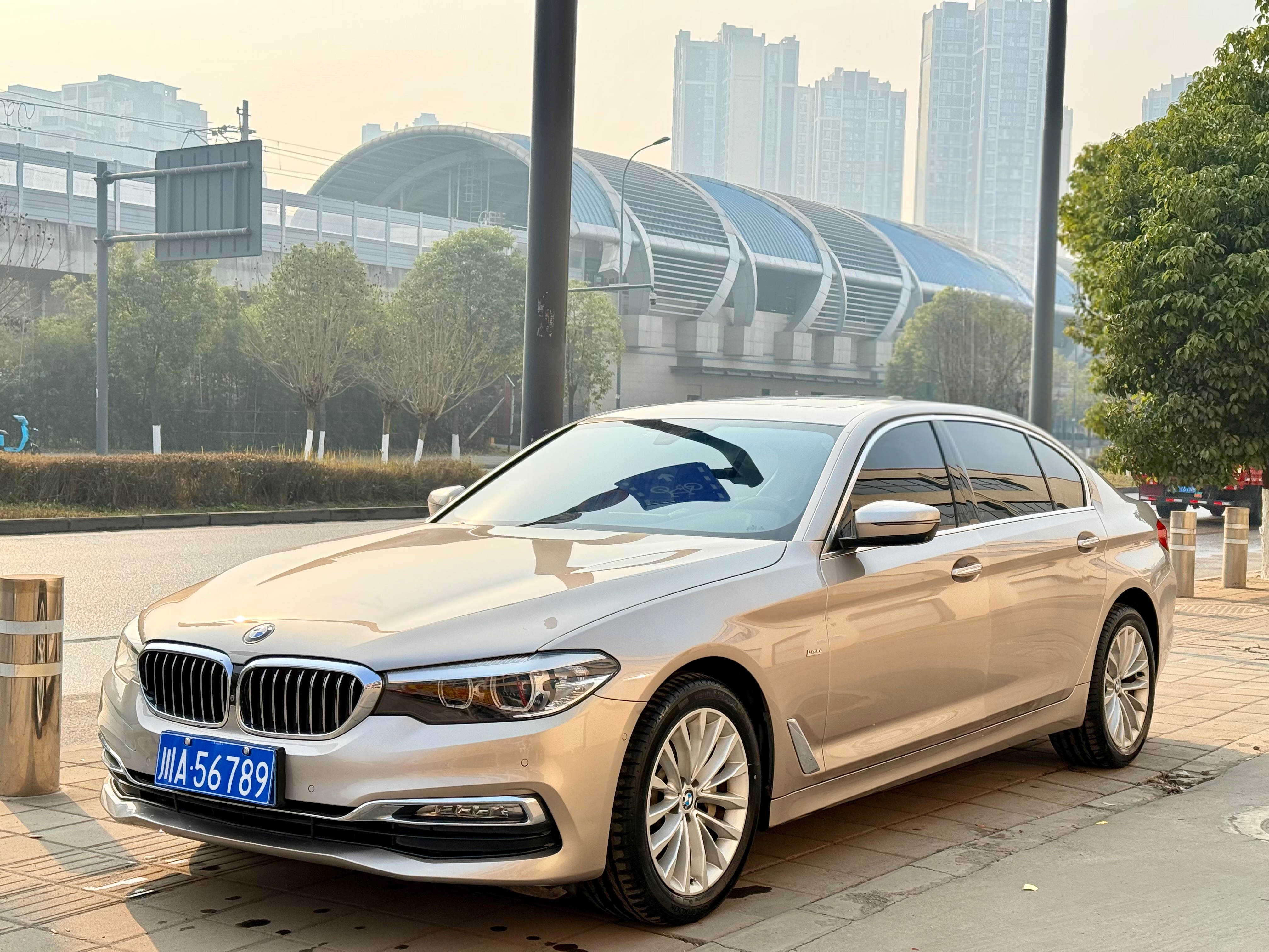 BMW 5 Series 2018 BMW 5 Series 2018 car image