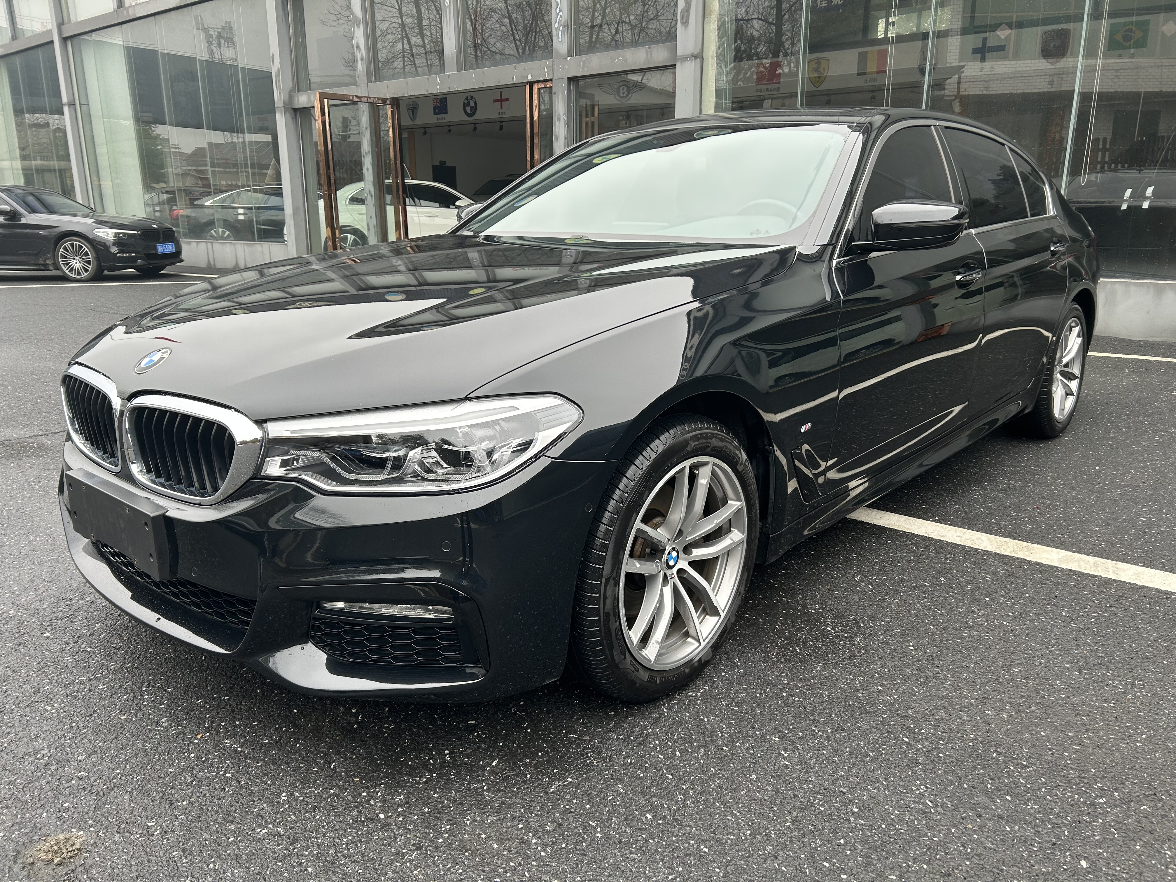 BMW 5 Series 2018 car image 