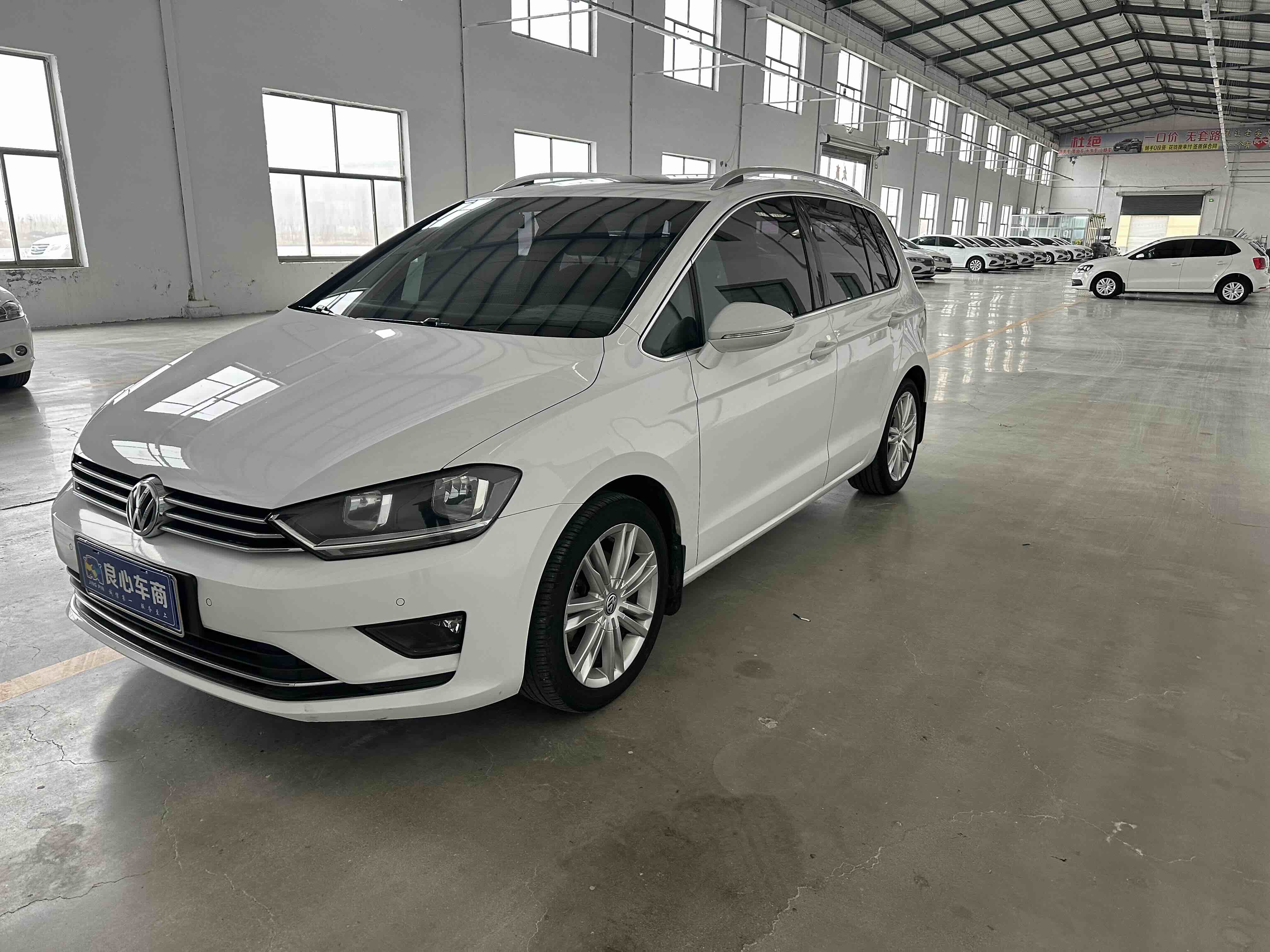 Volkswagen Golf Sportsvan 2017 car image 