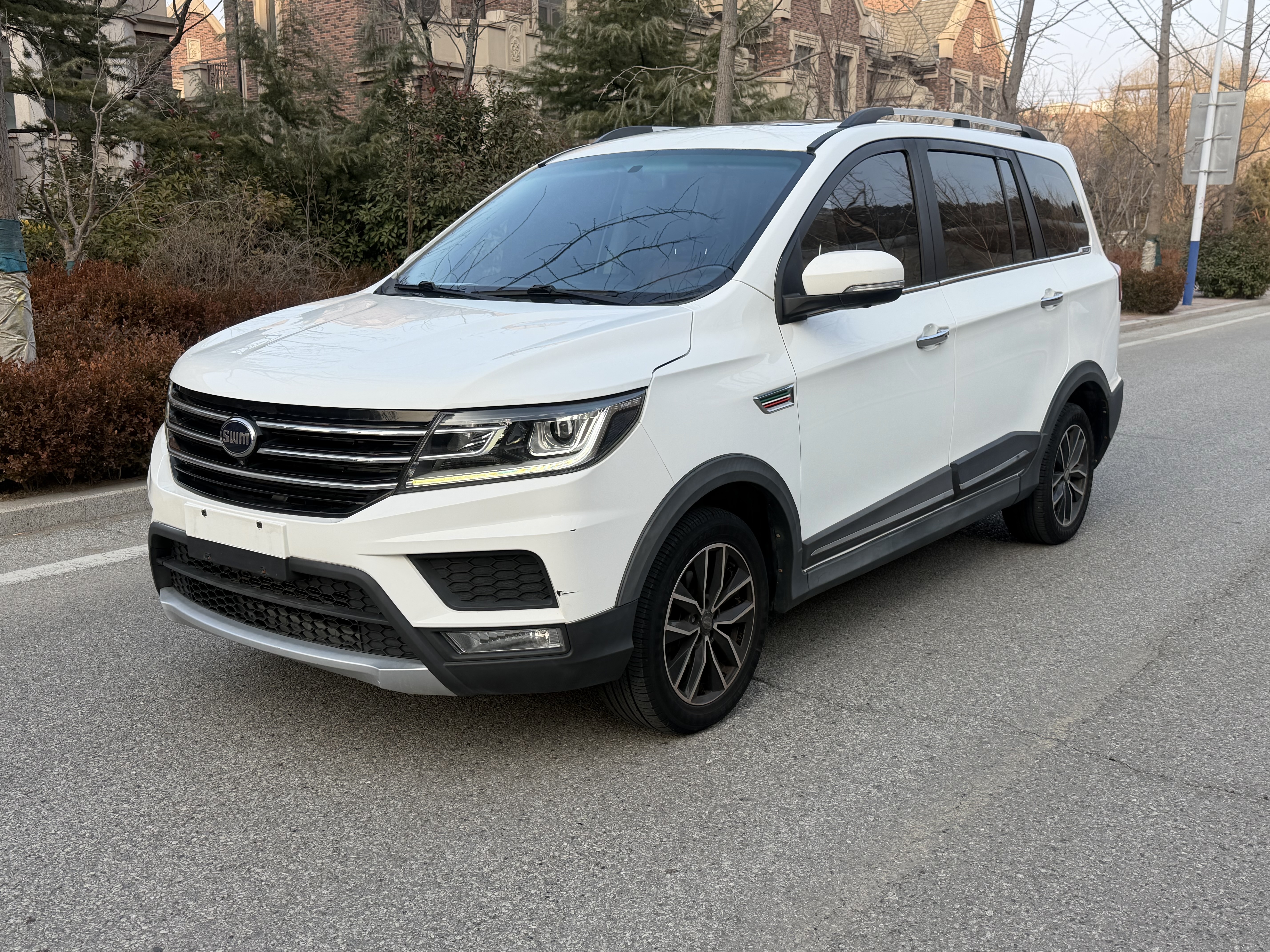 SWM X3 2019 SWM X3 2019 汽车图片