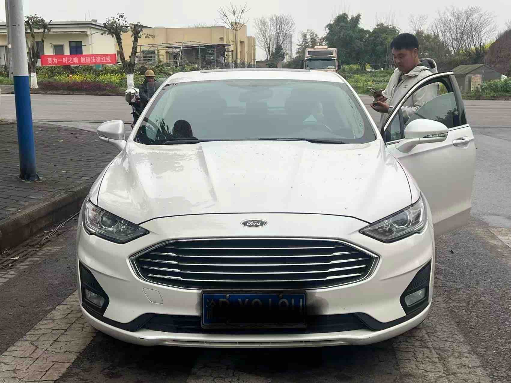 Ford Mondeo 2019 immagine di auto 