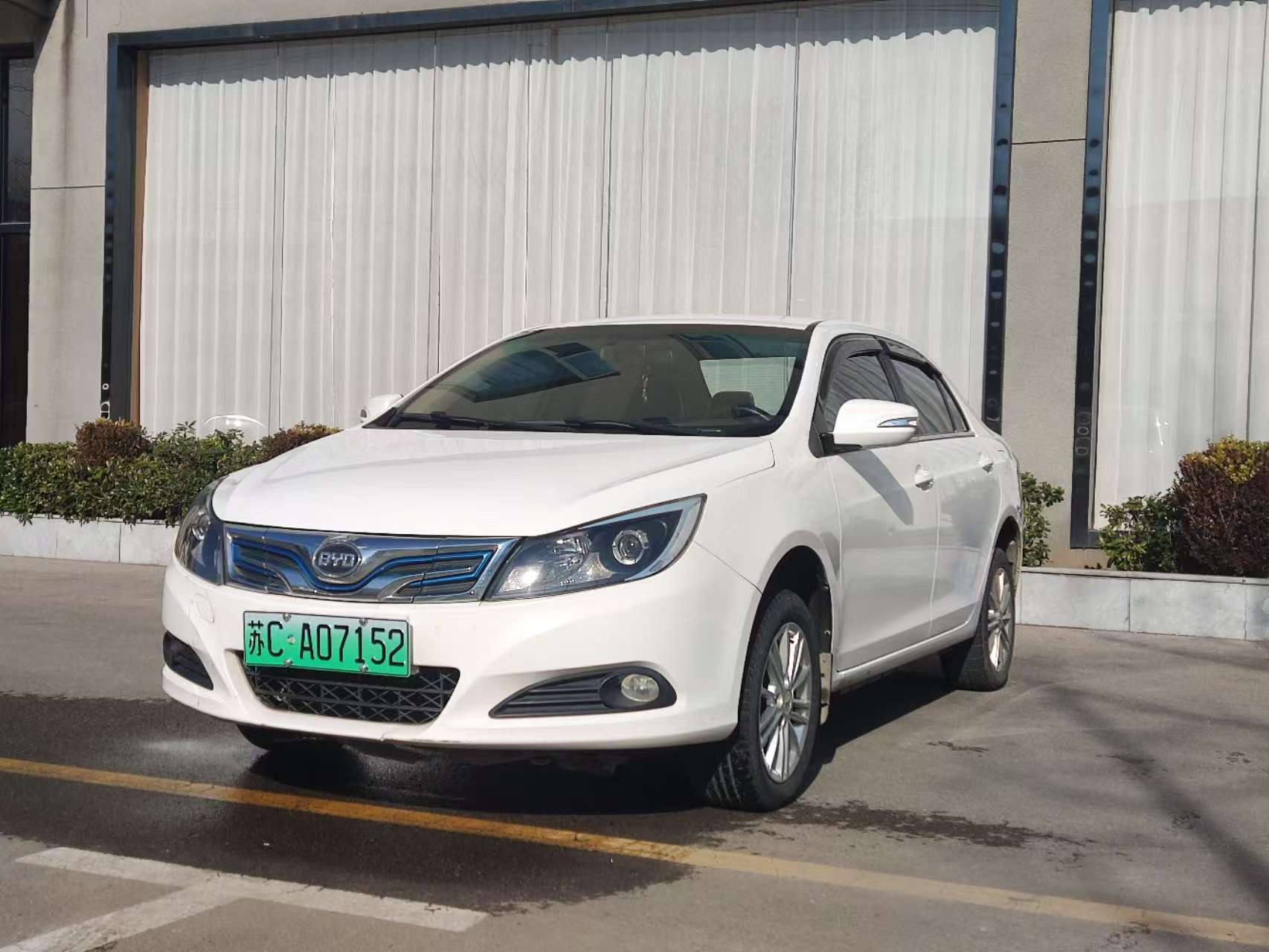 BYD e5 2019 car image 