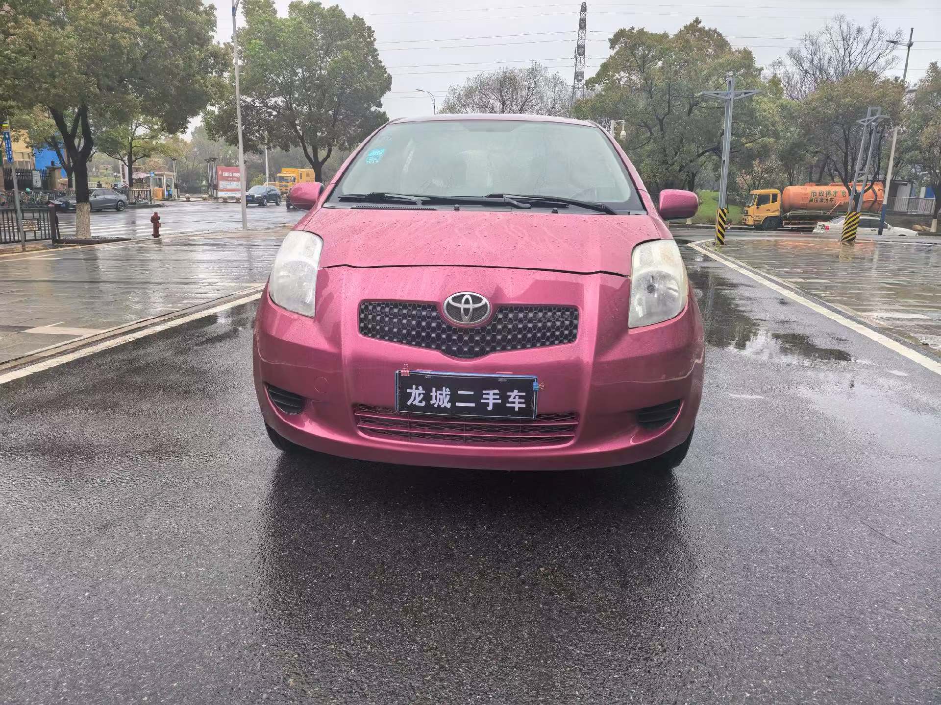 Yaris 2010 immagine di auto 