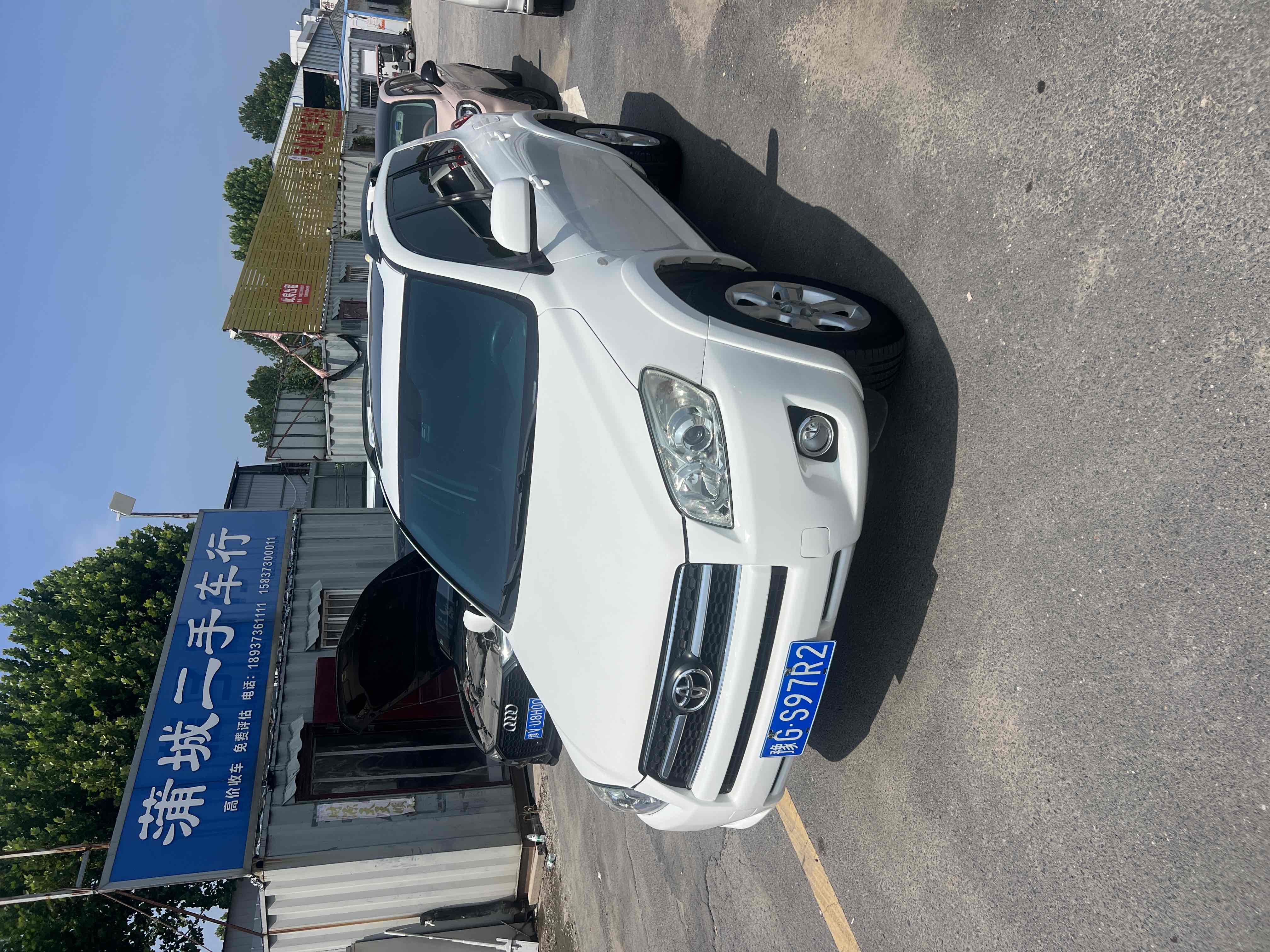Toyota RAV4 2011 immagine di auto 