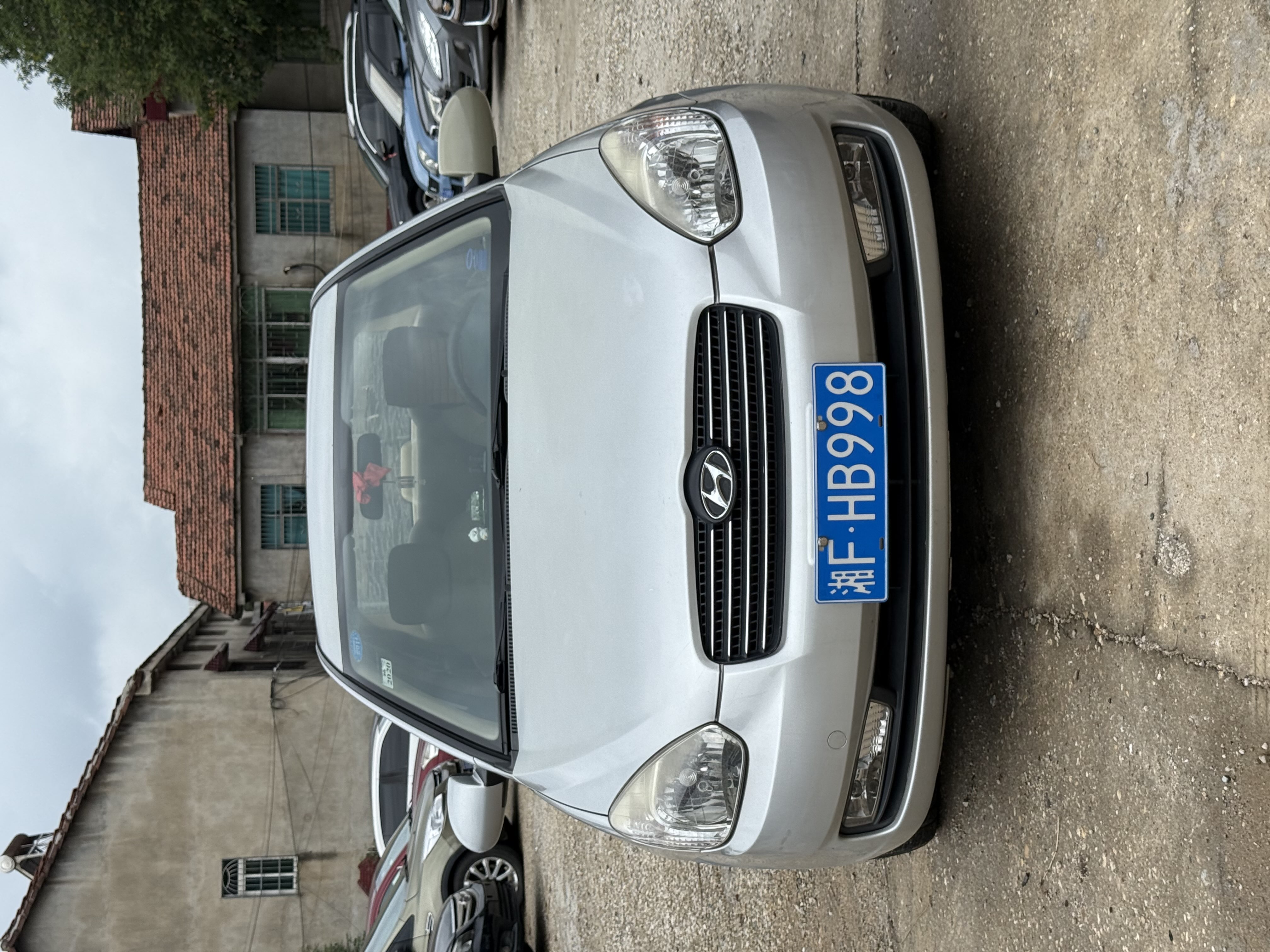 Hyundai Accent 2010 car image 