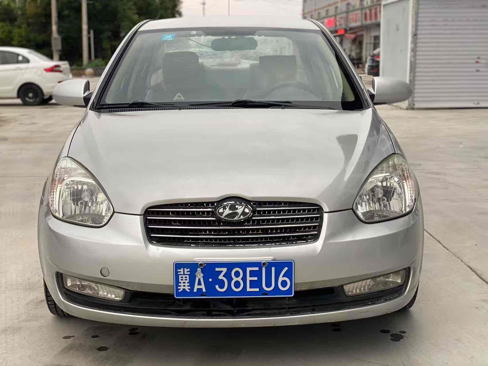 Hyundai Accent 2010 car image 