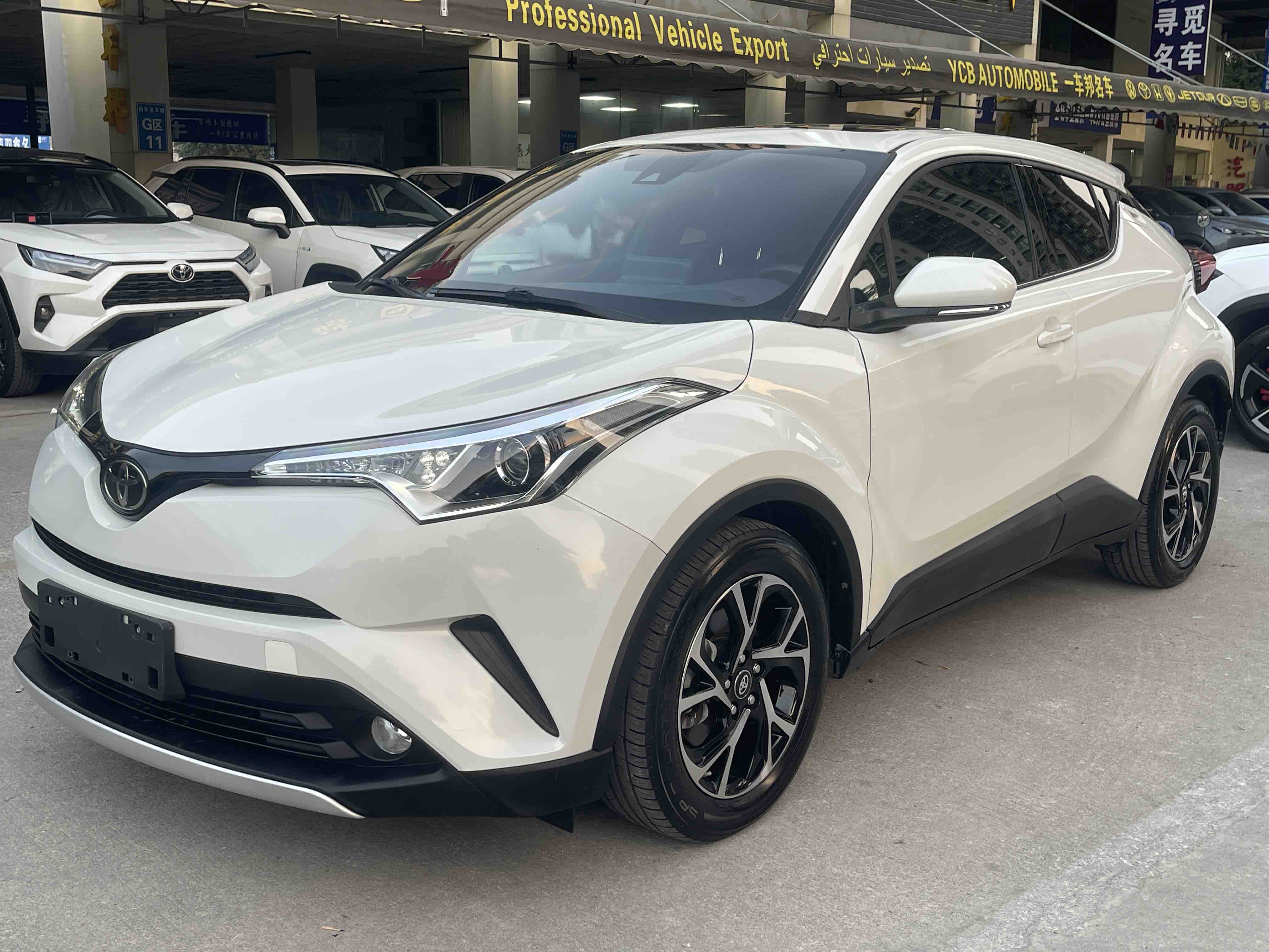 Toyota C-HR 2019 Toyota C-HR 2019 immagine di auto