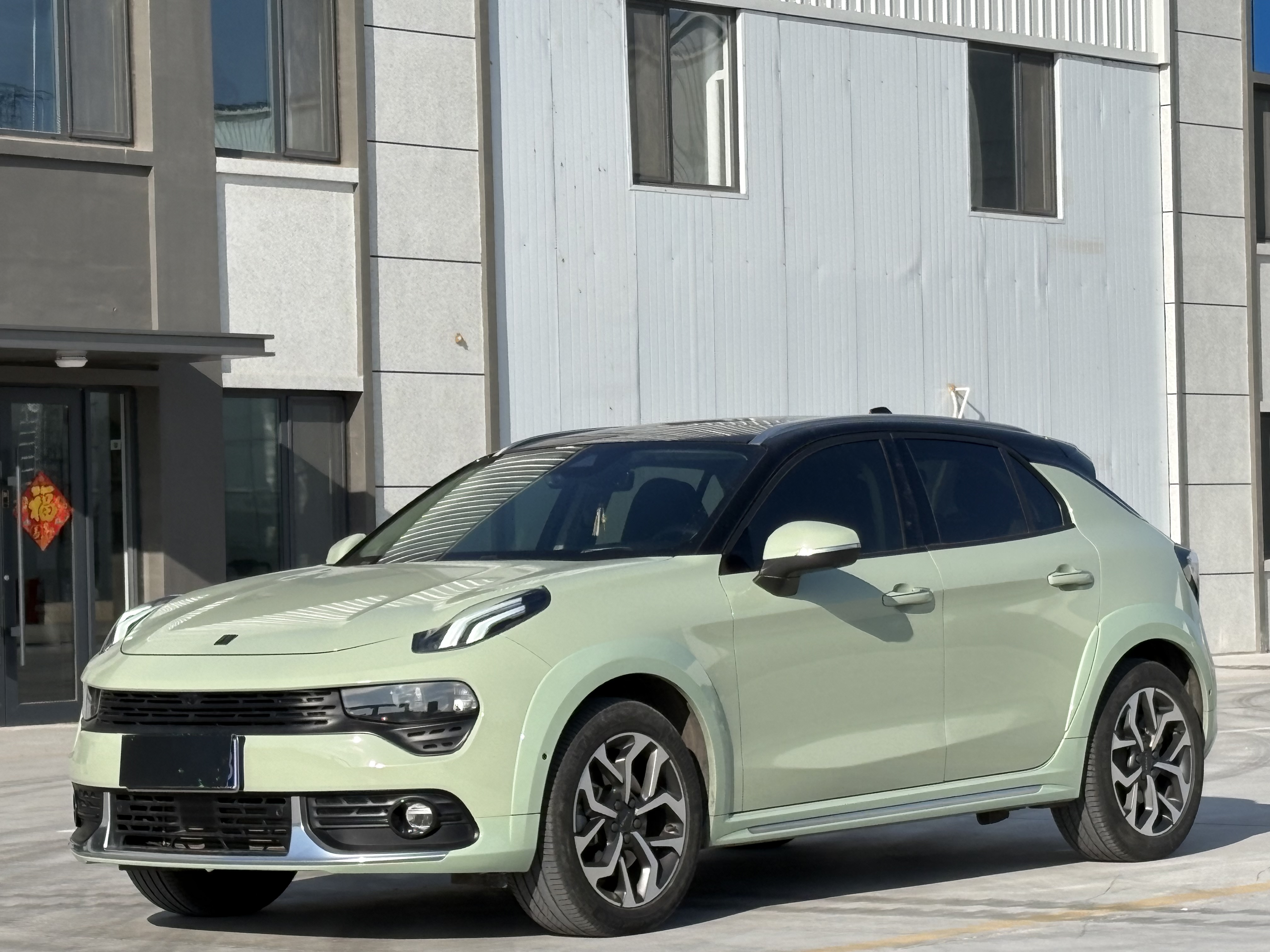Lynk & Co 02 2019 Lynk & Co 02 2019 car image