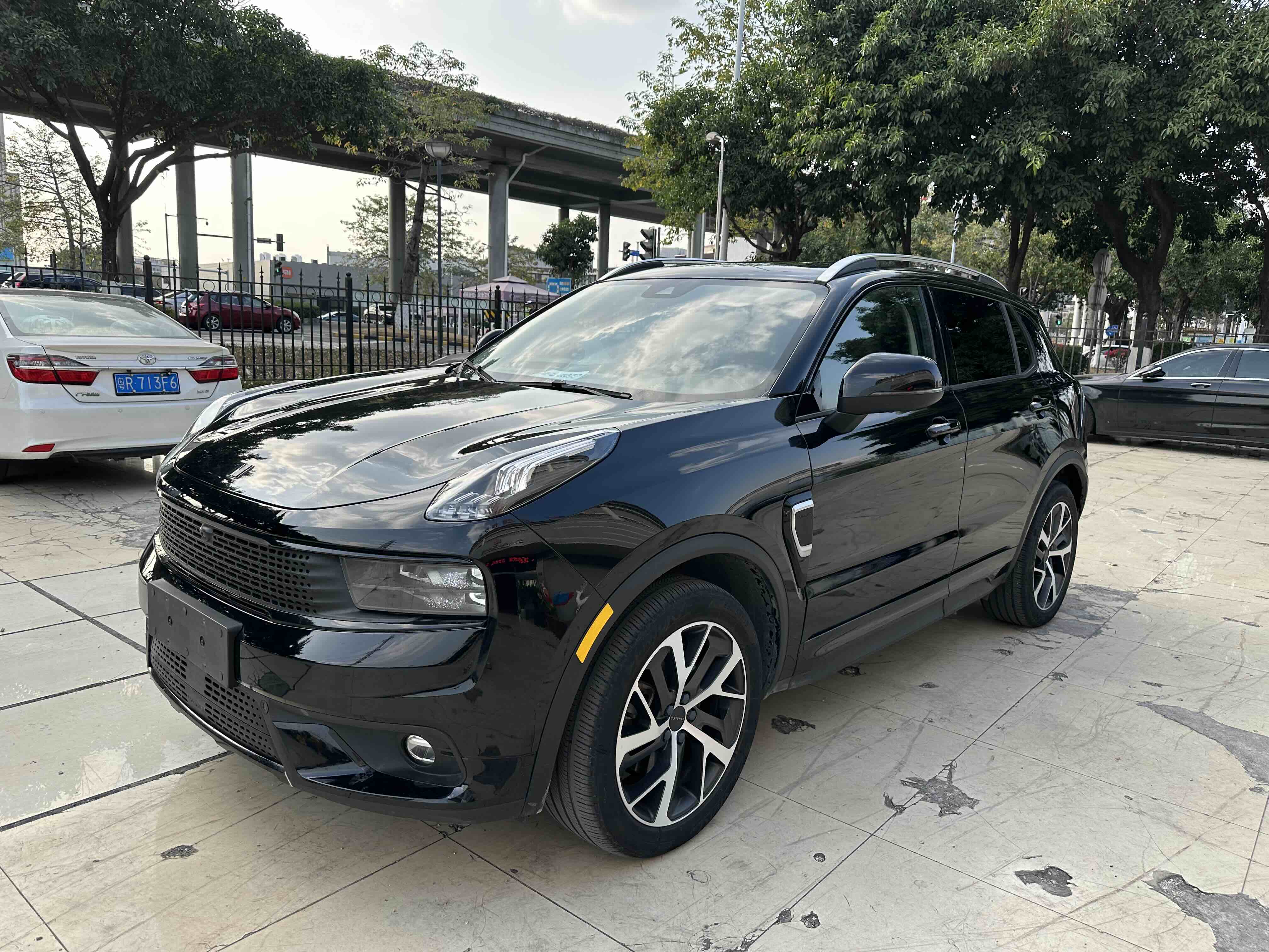 Lynk & Co 01 EM-P 2018 Lynk & Co 01 EM-P 2018 car image