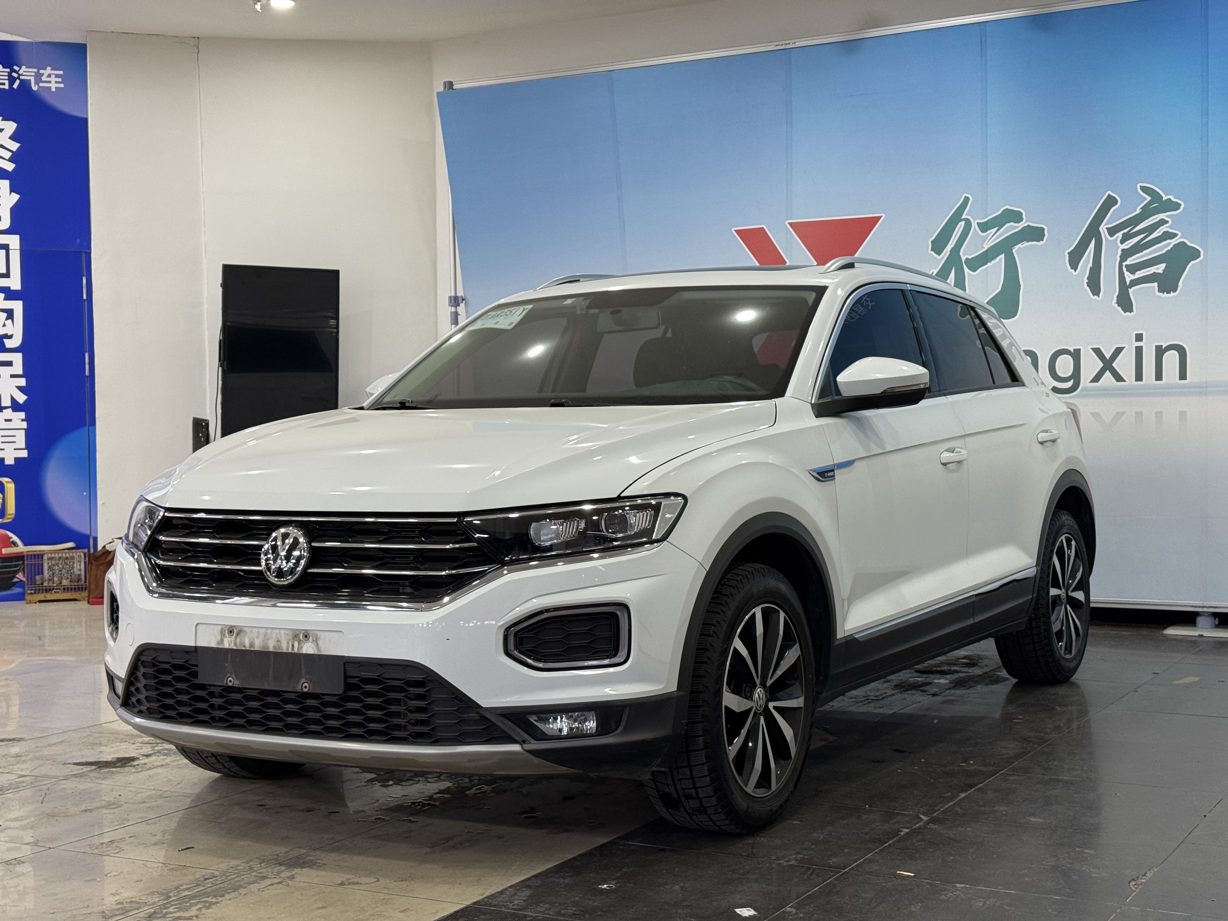 Volkswagen T-Roc 2018 Volkswagen T-Roc 2018 car image
