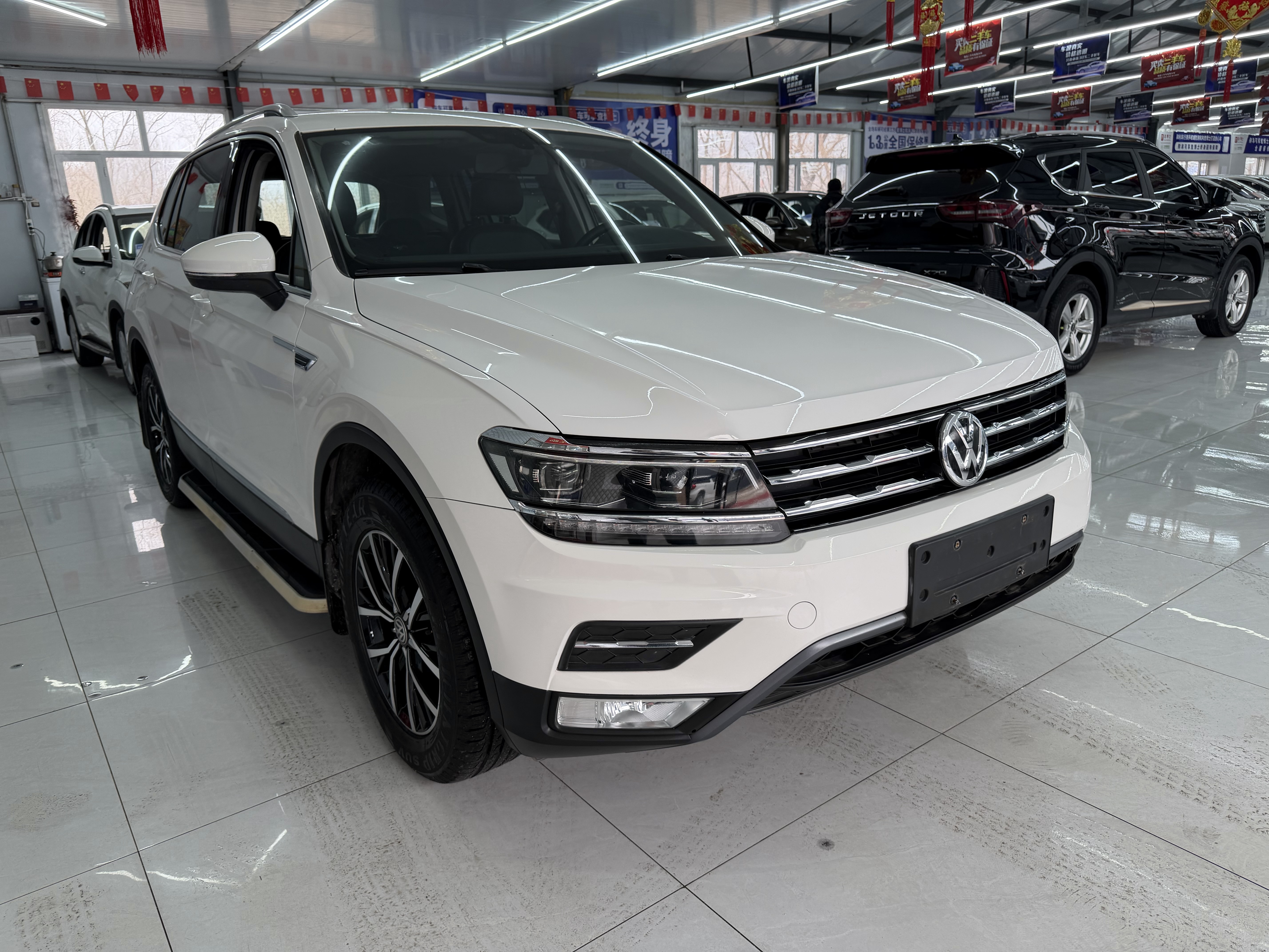Volkswagen Tiguan L 2018 car image 