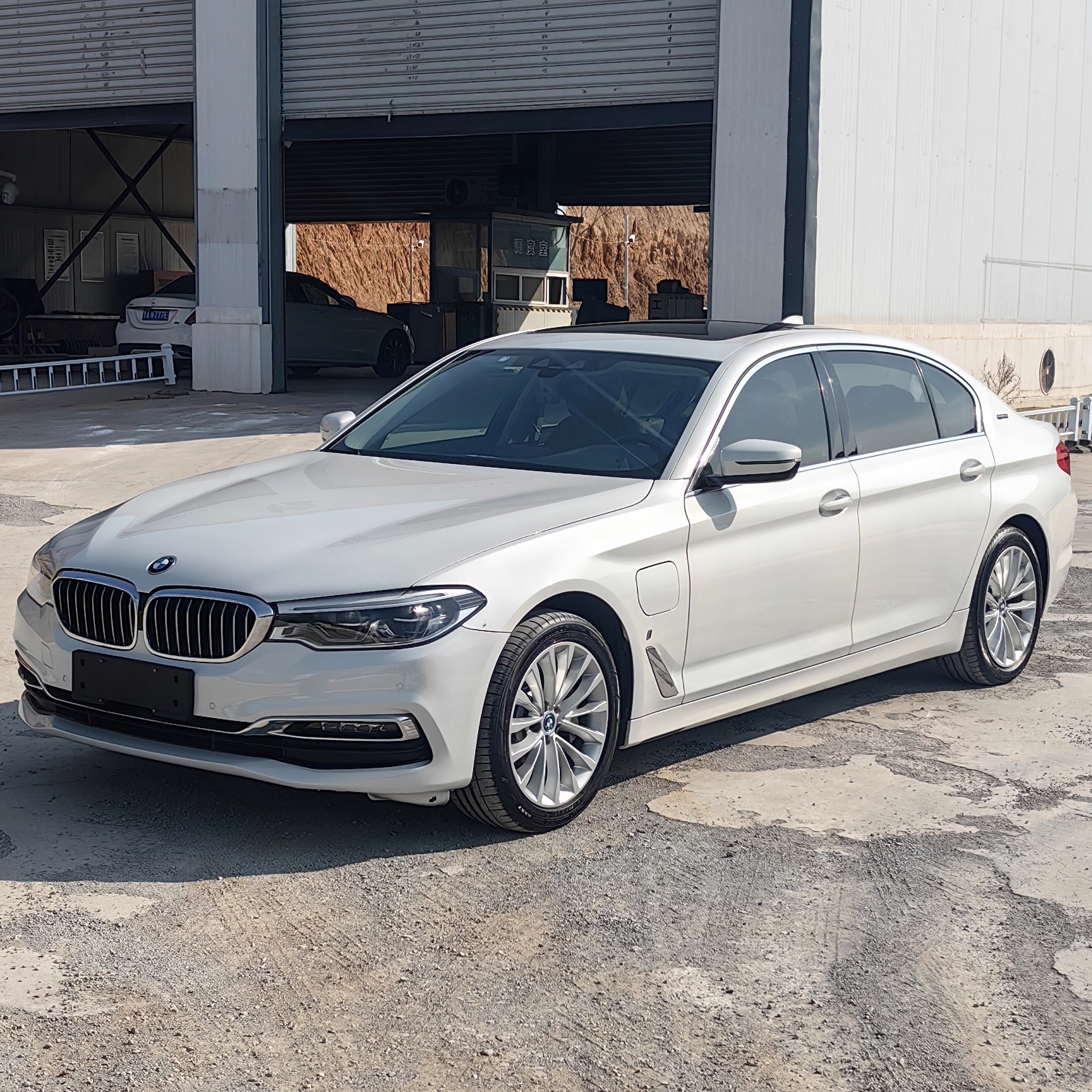 BMW 5 Series New Energy 2019 car image 