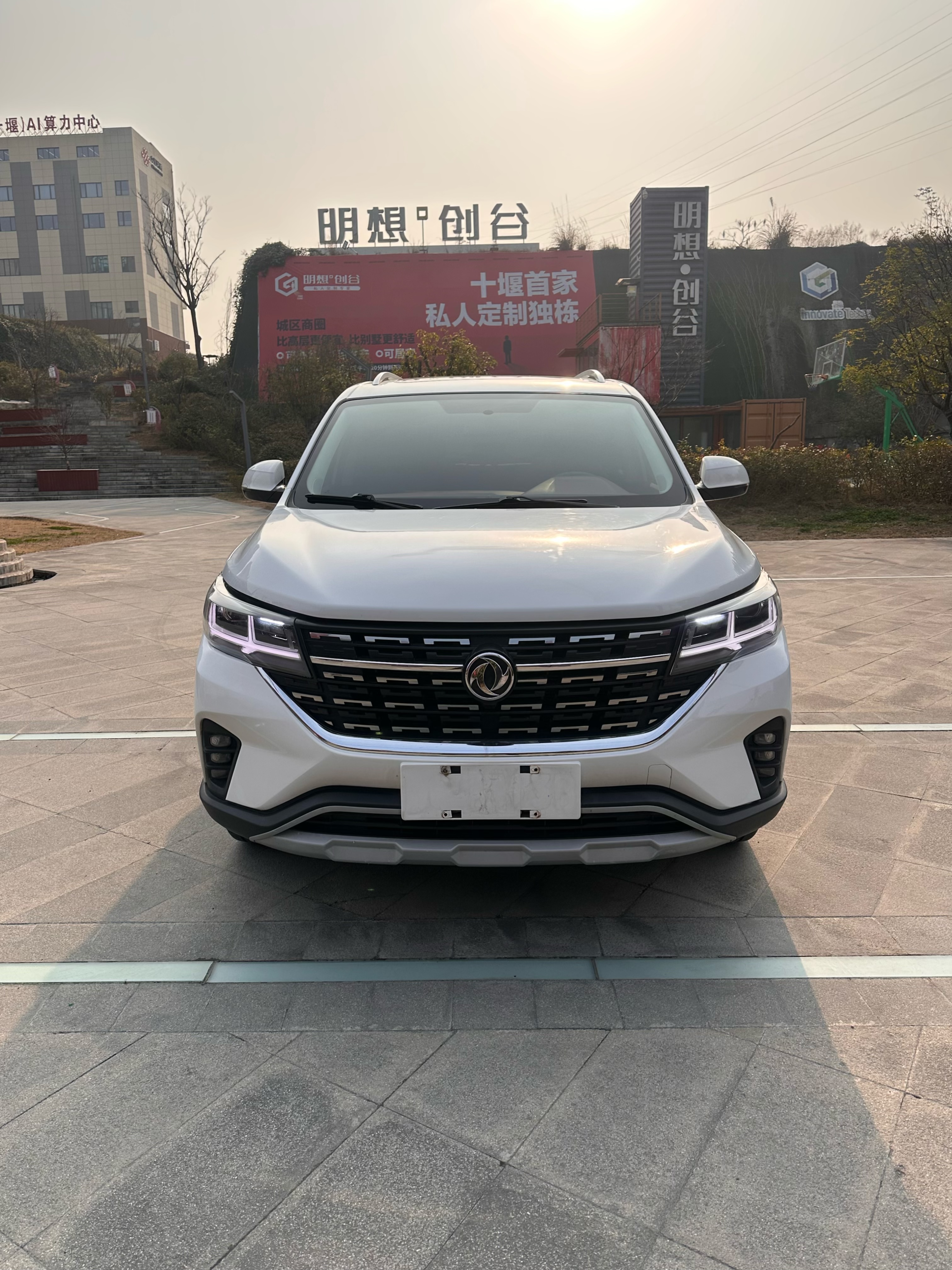 T5 2019 car image 