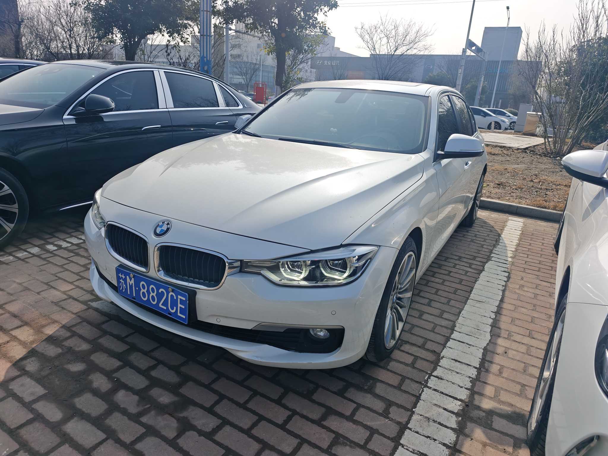 BMW 3 Series 2019 car image 
