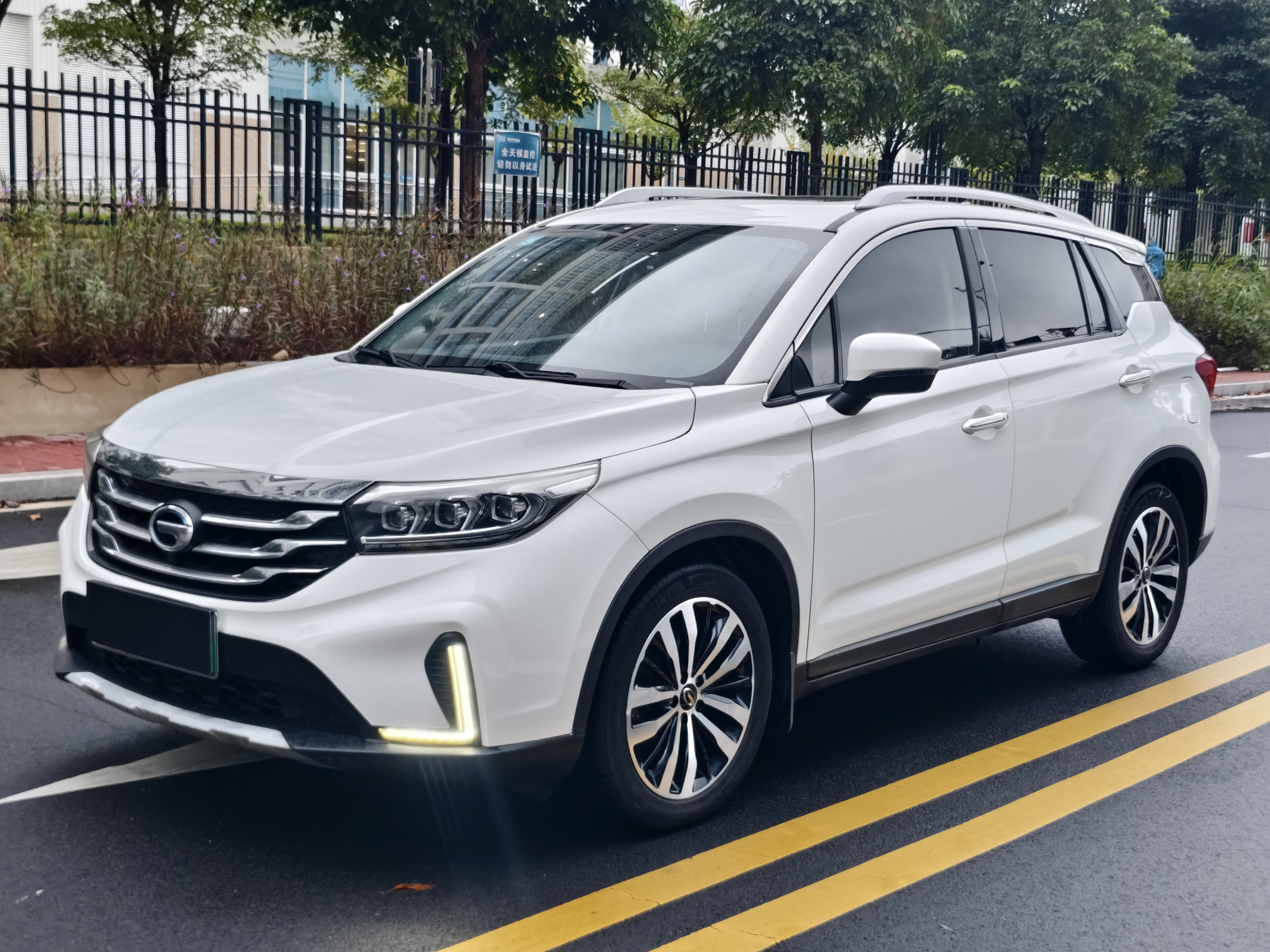 GAC Trumpchi GS4 New Energy 2019 GAC Trumpchi GS4 New Energy 2019 car image