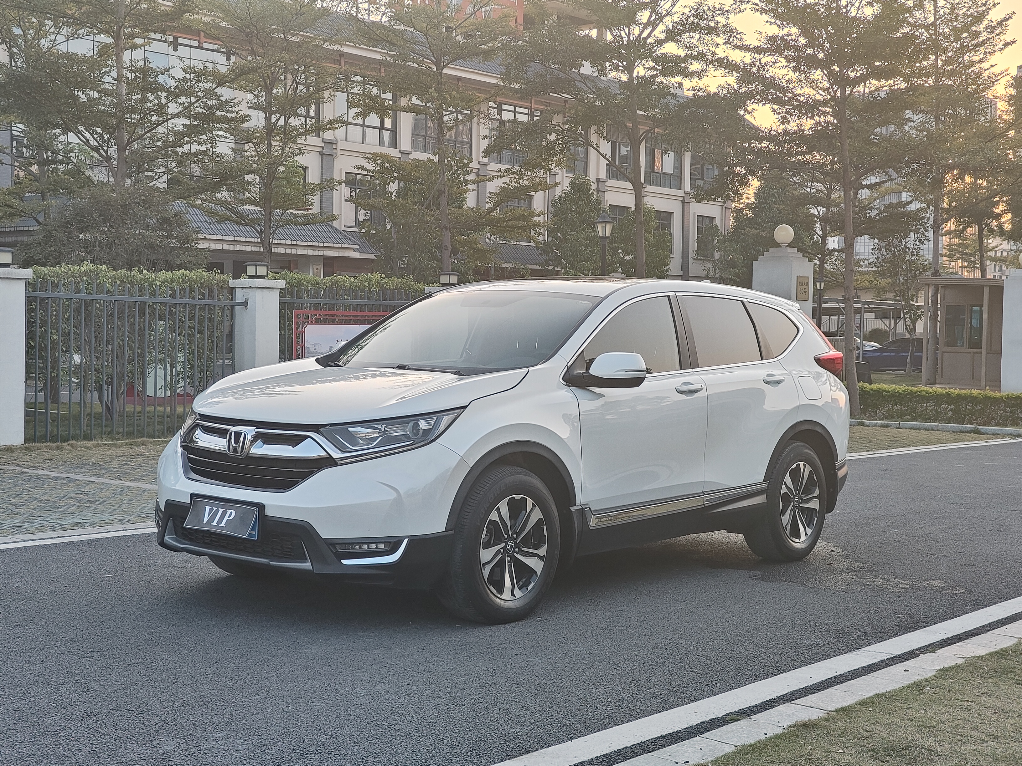 Honda CR-V 2019 car image 