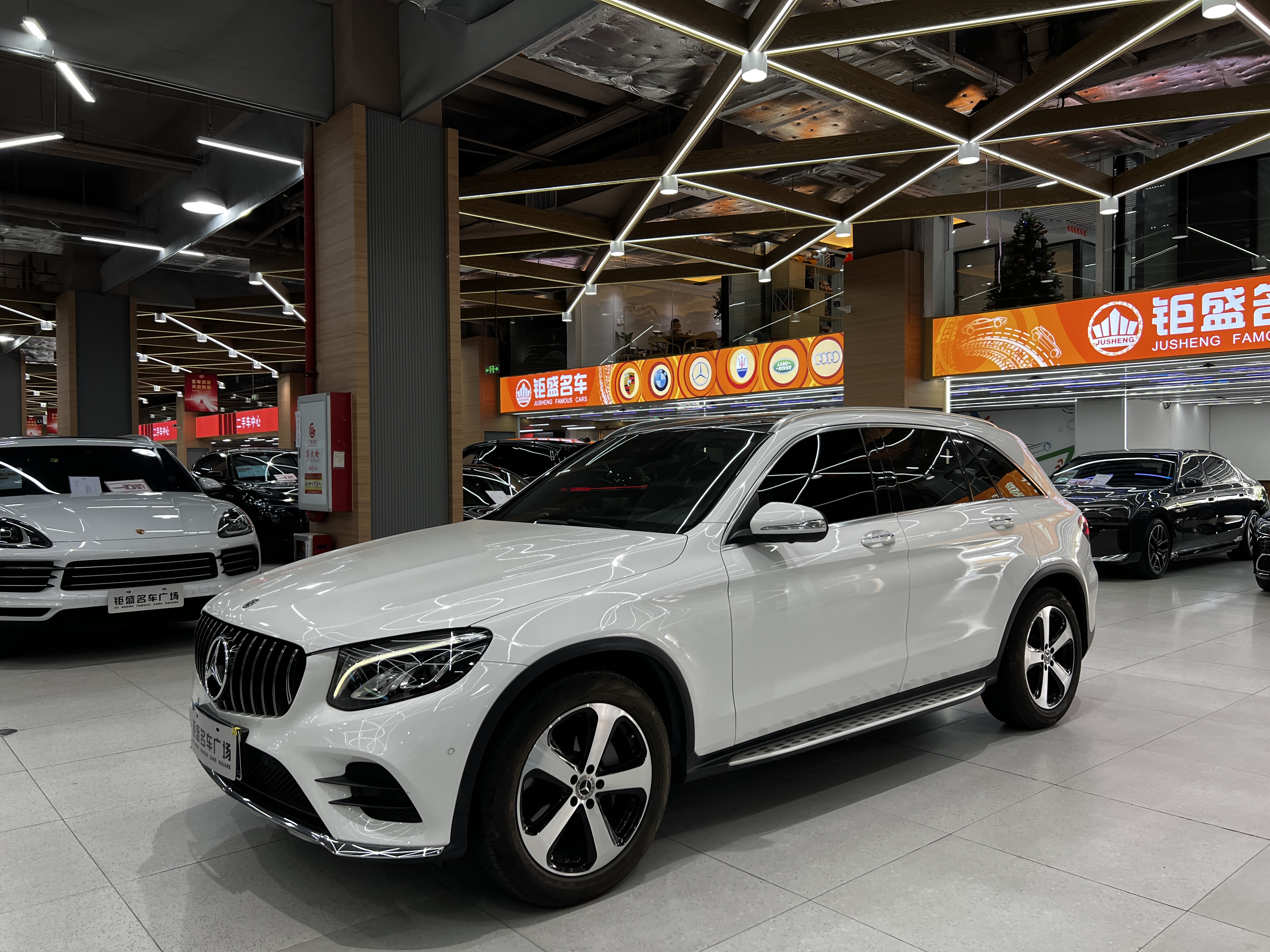 Mercedes-Benz GLC Class 2018 汽车图片 