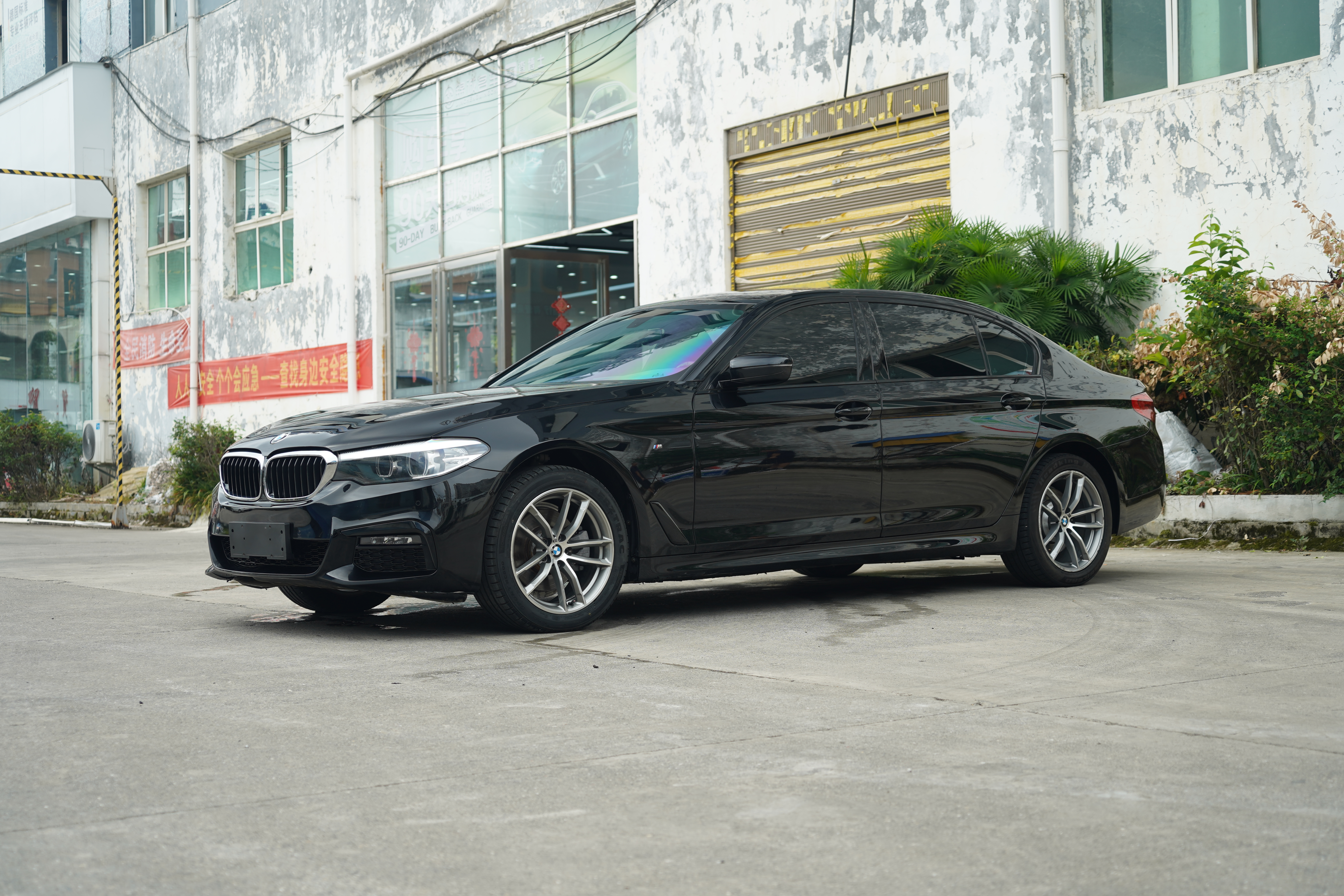 BMW 5 Series 2019 car image 