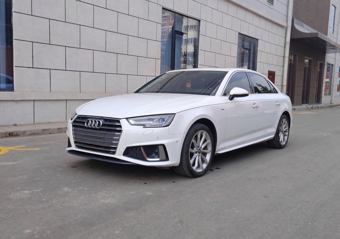 Audi A4L 2019 car image 