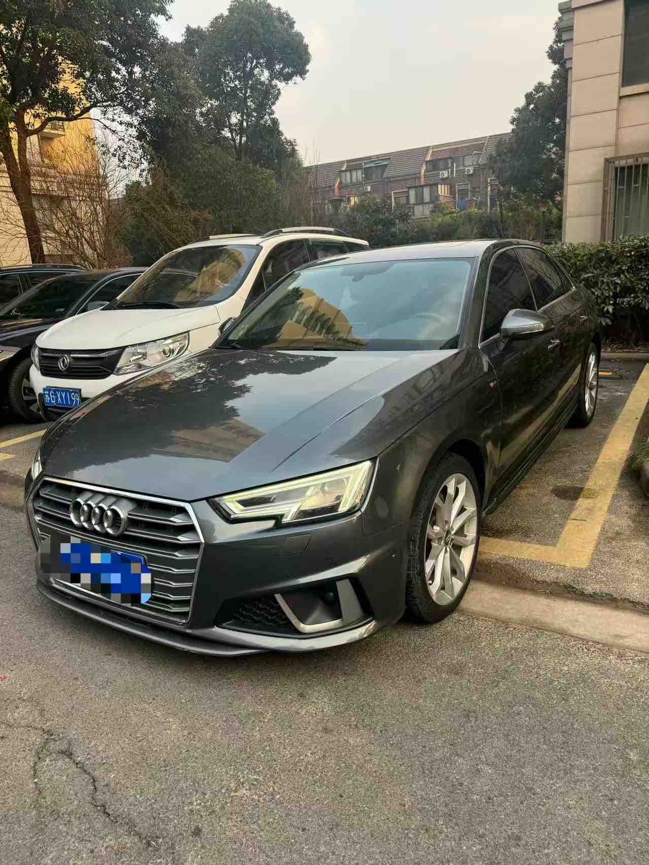 Audi A4L 2019 car image 