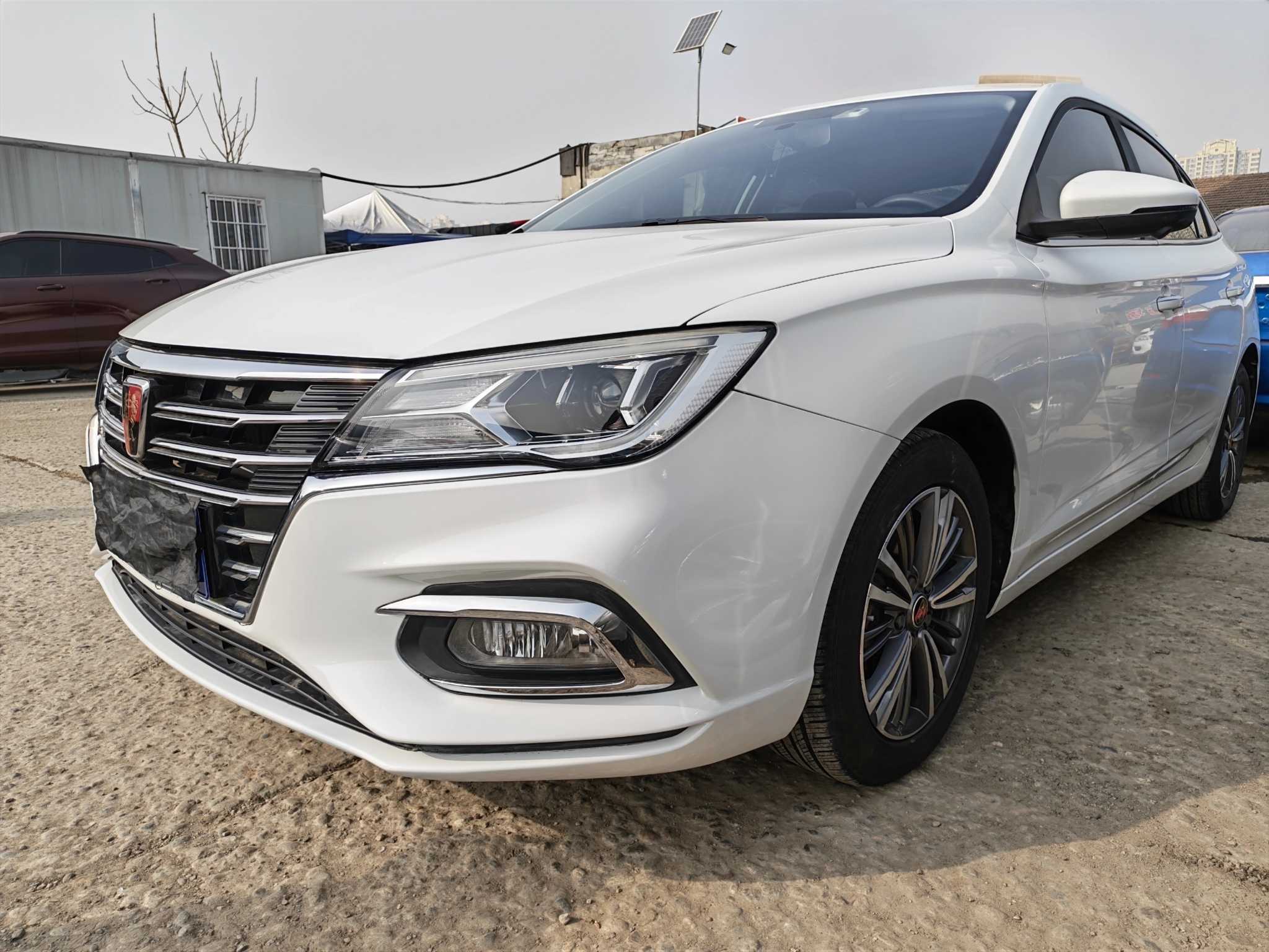 Roewe i5 2019 Roewe i5 2019 car image
