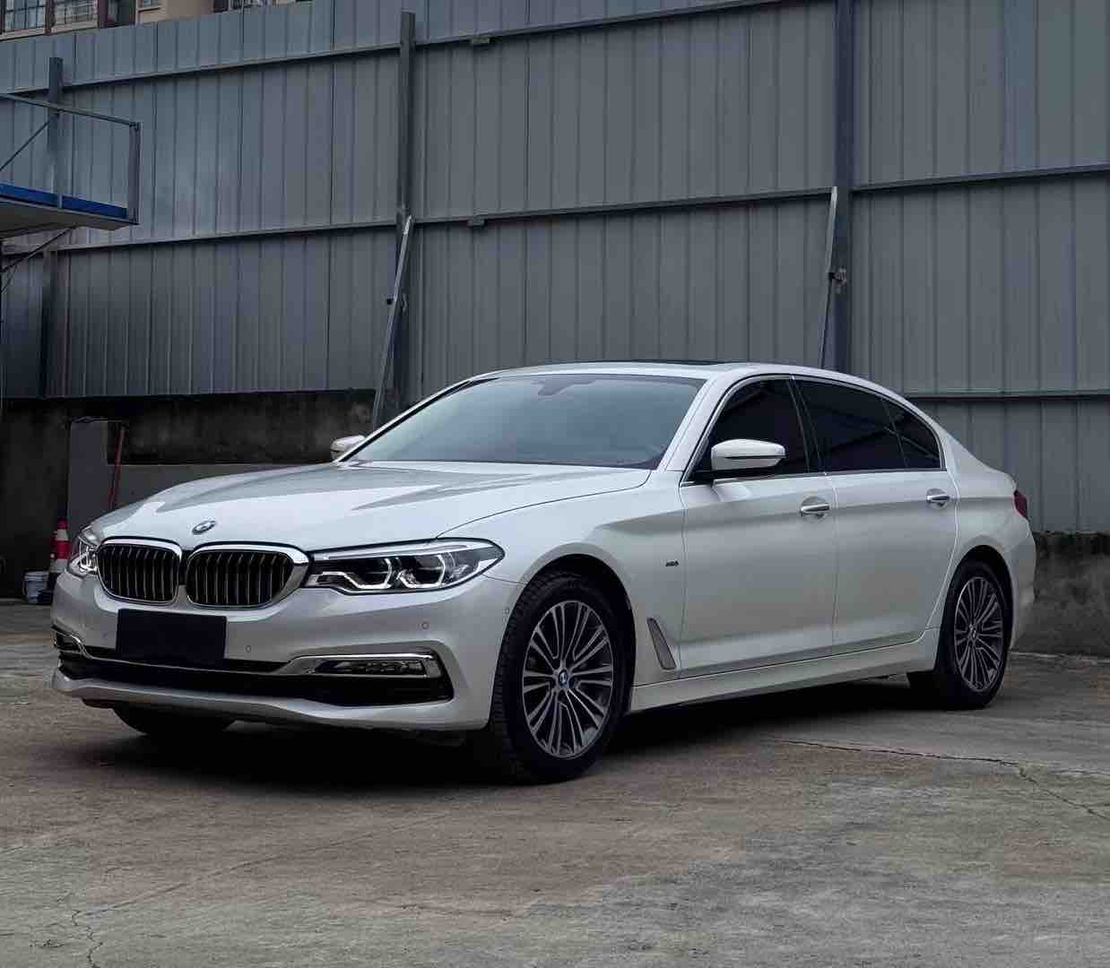 BMW 5 Series 2018 汽车图片 