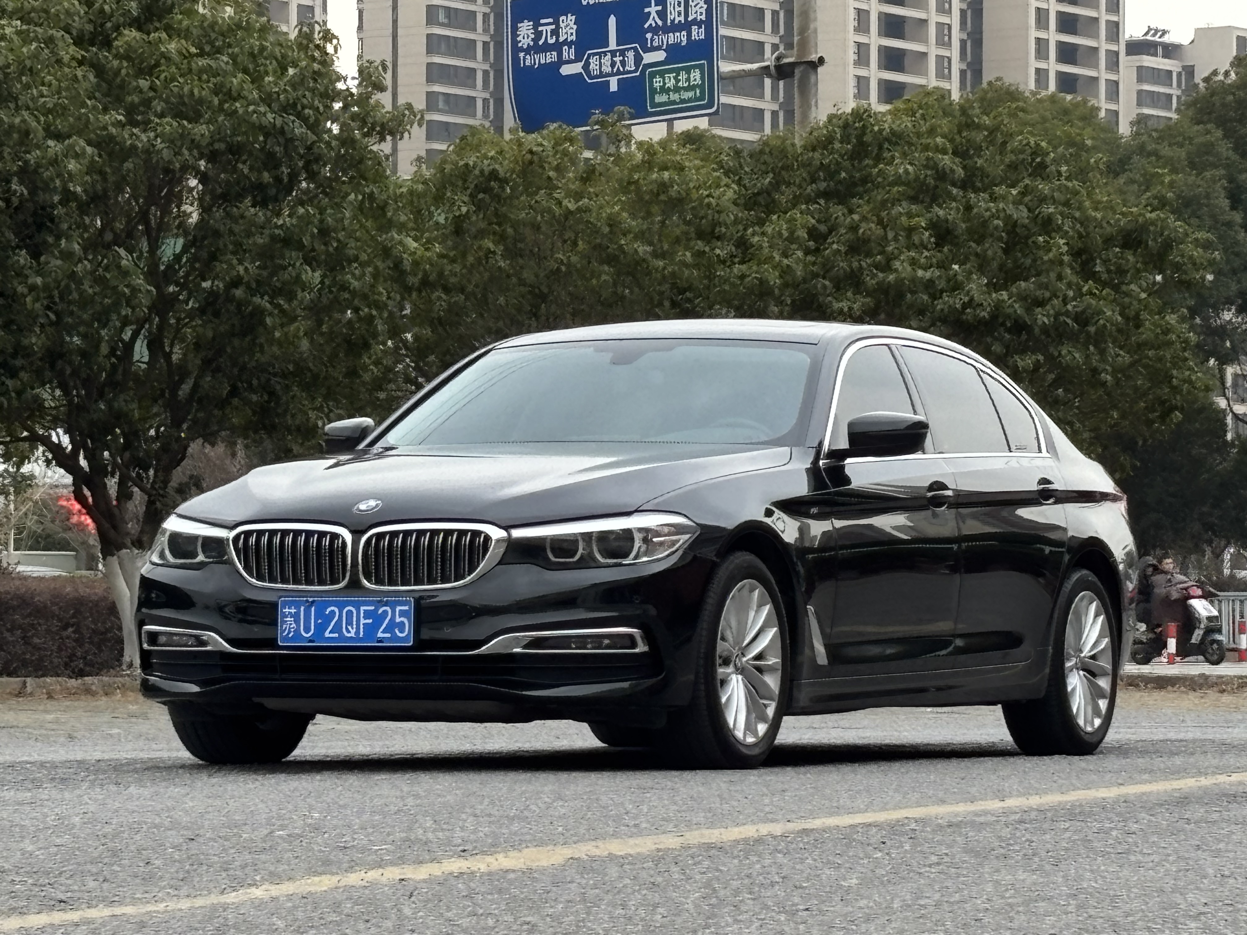 BMW 5 Series 2019 BMW 5 Series 2019 car image