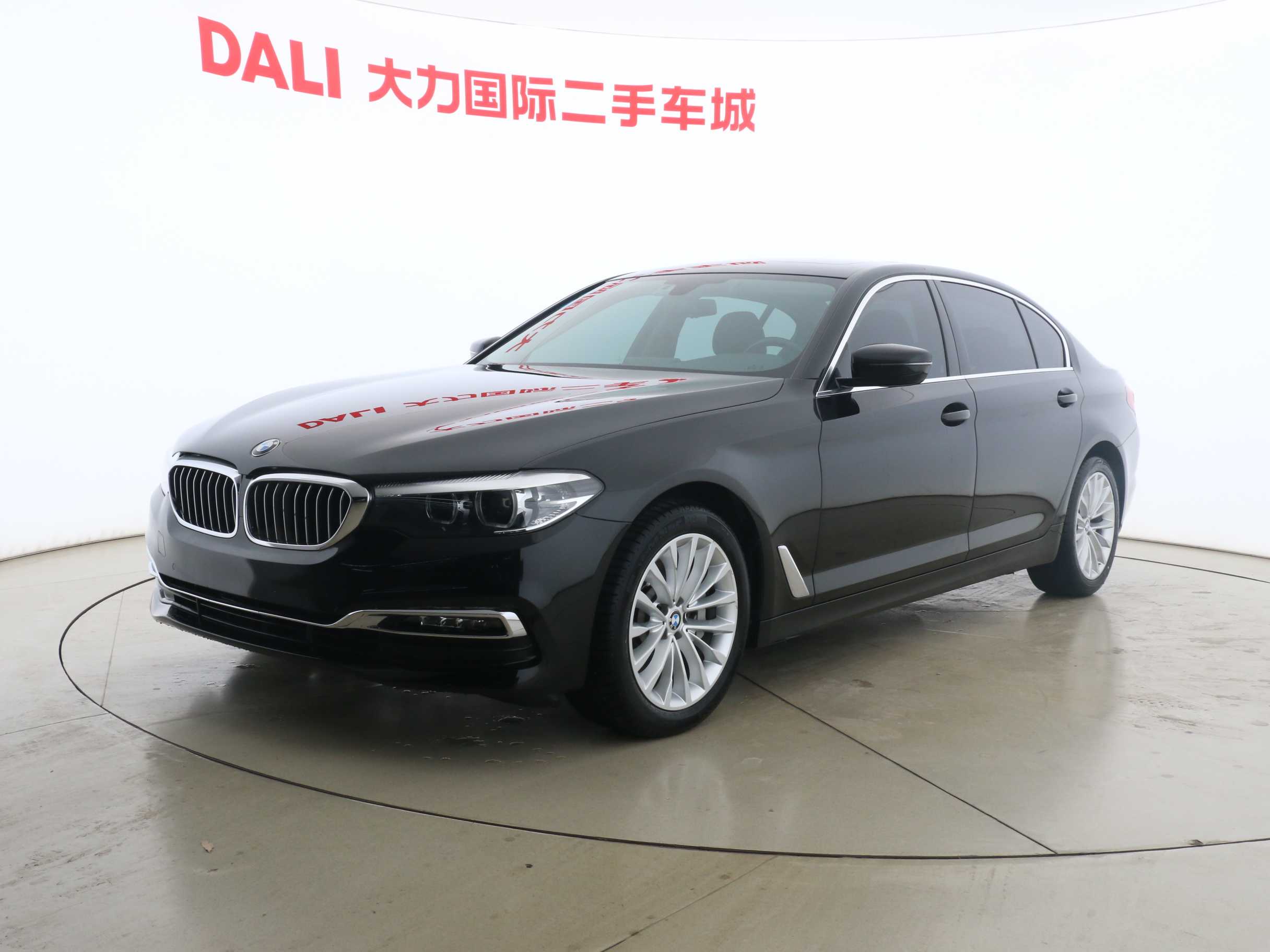 BMW 5 Series 2019 car image 