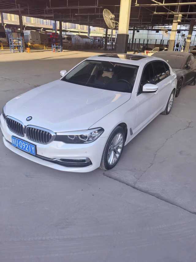 BMW 5 Series 2019 car image 